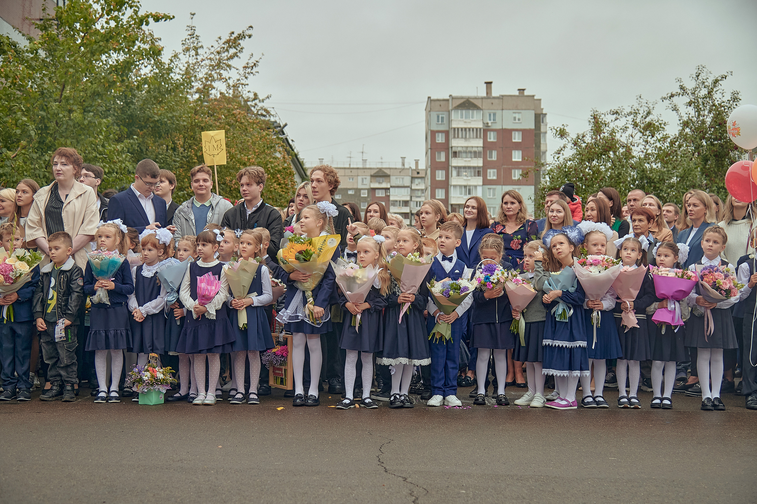Портфолио репортажной фотосъёмки: 1 сентября в школе № 149. Фотограф Яковлев Роман — Красноярск