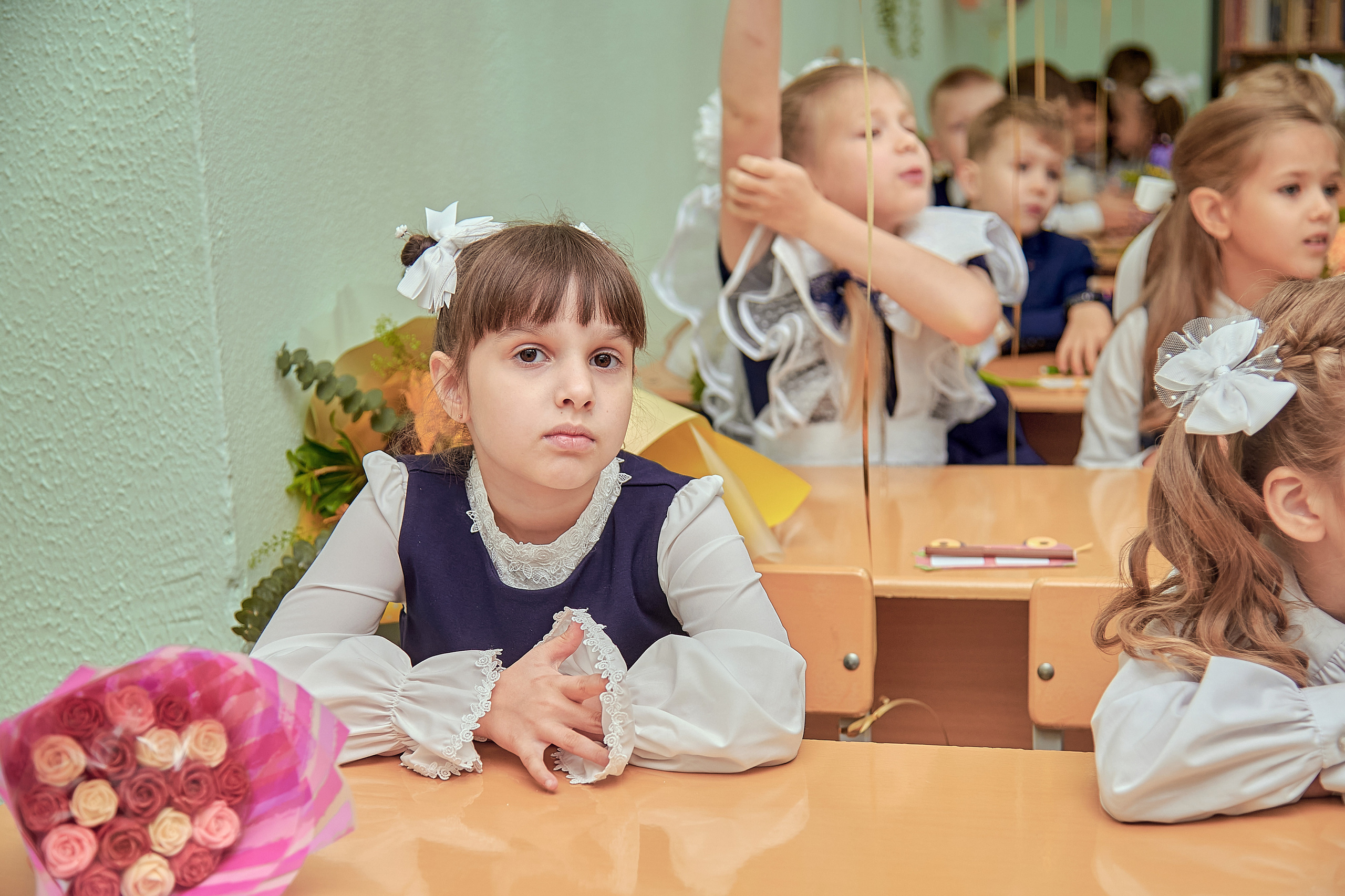 Портфолио репортажной фотосъёмки: 1 сентября в школе № 149. Фотограф Яковлев Роман — Красноярск