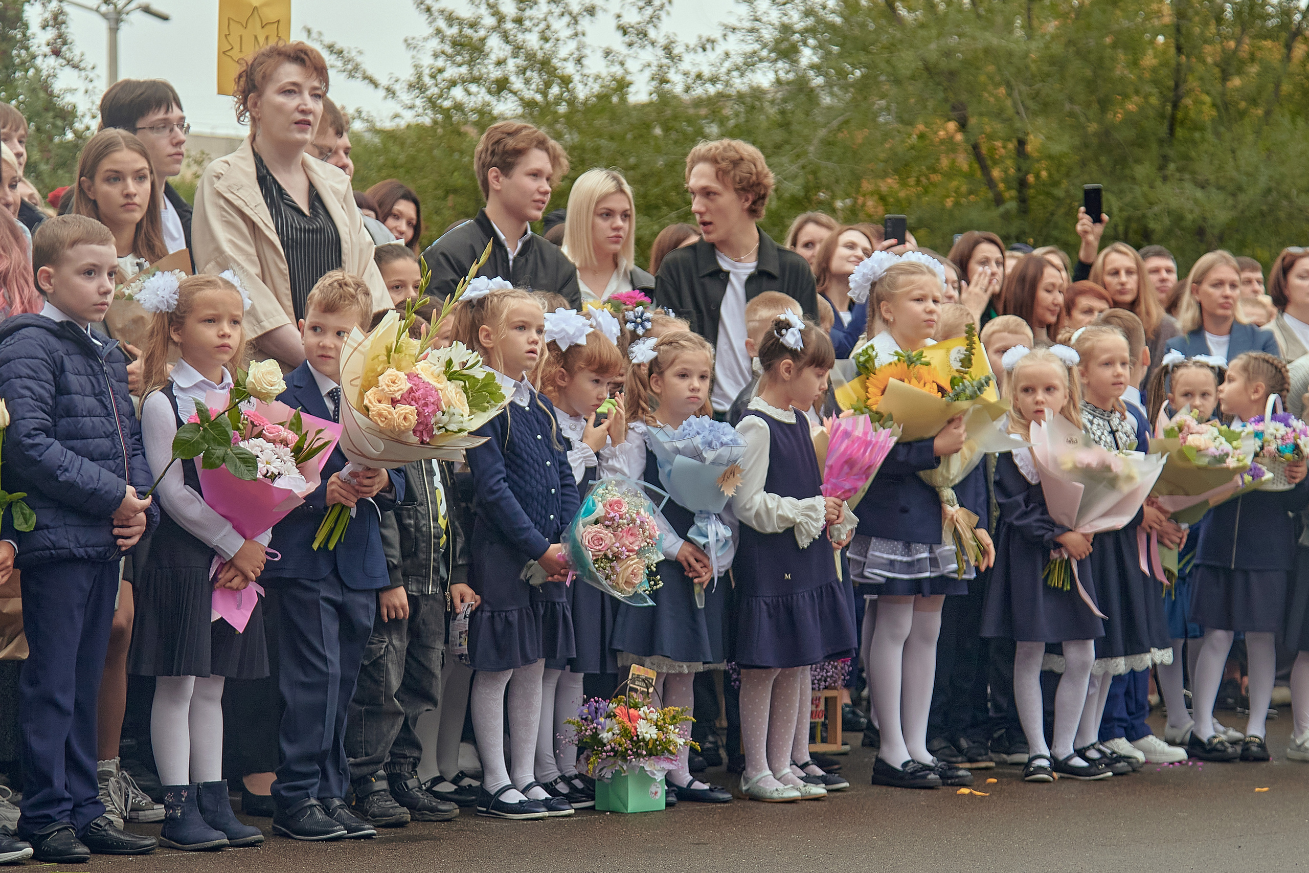 Портфолио репортажной фотосъёмки: 1 сентября в школе № 149. Фотограф Яковлев Роман — Красноярск