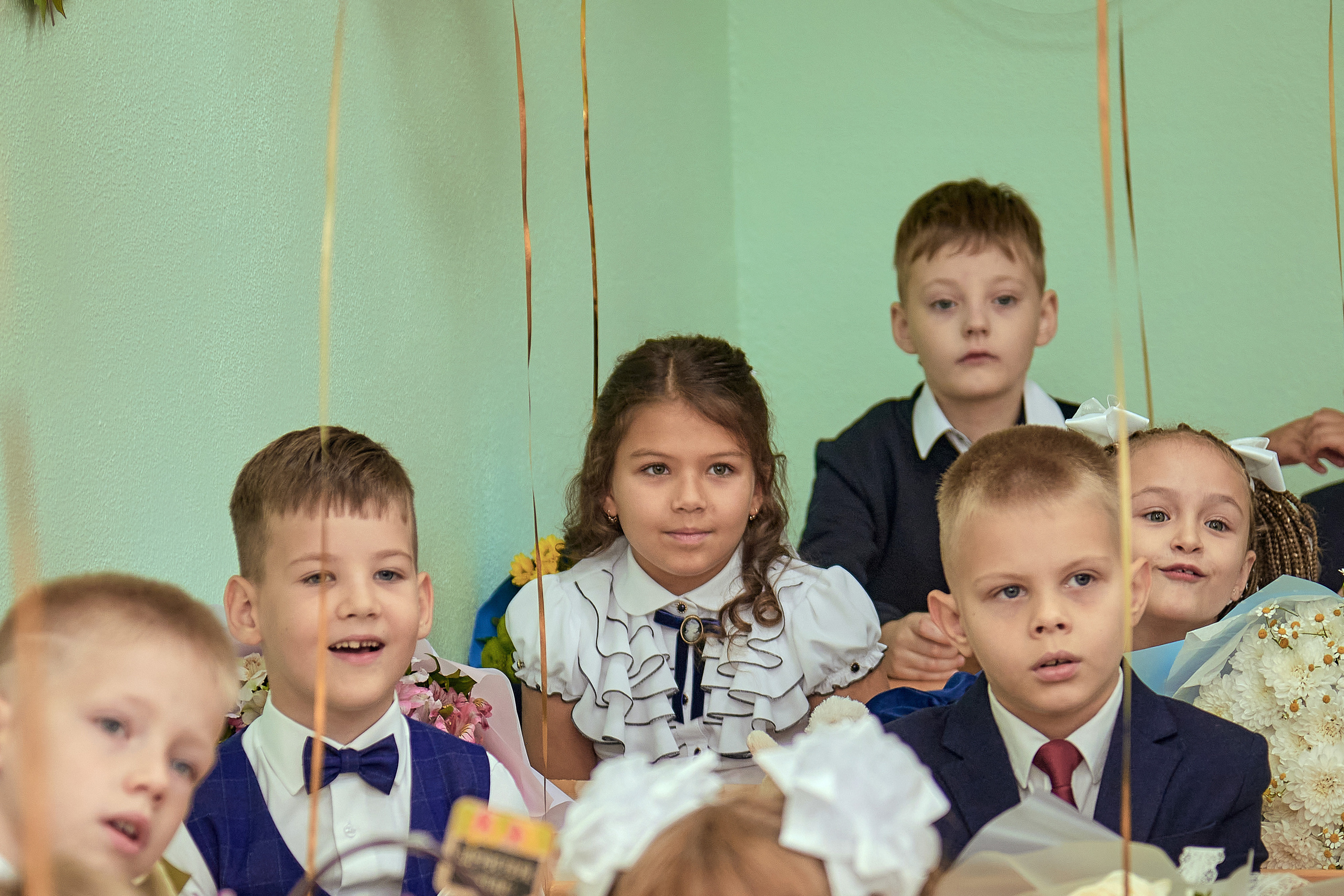 Портфолио репортажной фотосъёмки: 1 сентября в школе № 149. Фотограф Яковлев Роман — Красноярск