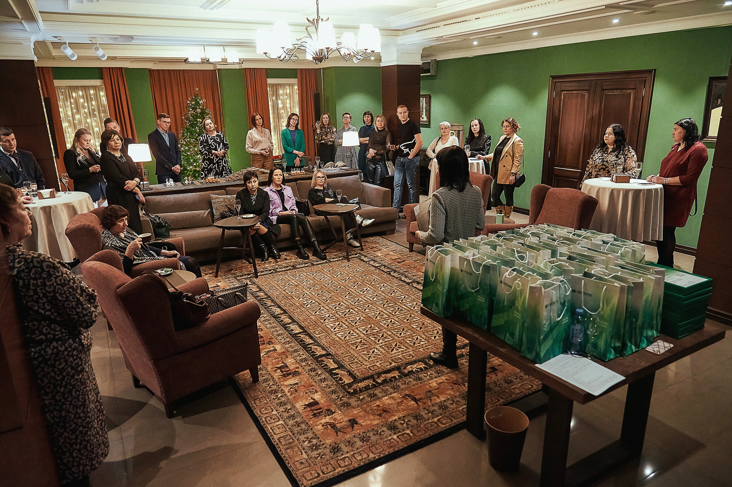 Портфолио репортажной фотосъёмки: "Сбербанк" Новый год. Фотограф Яковлев Роман — Красноярск