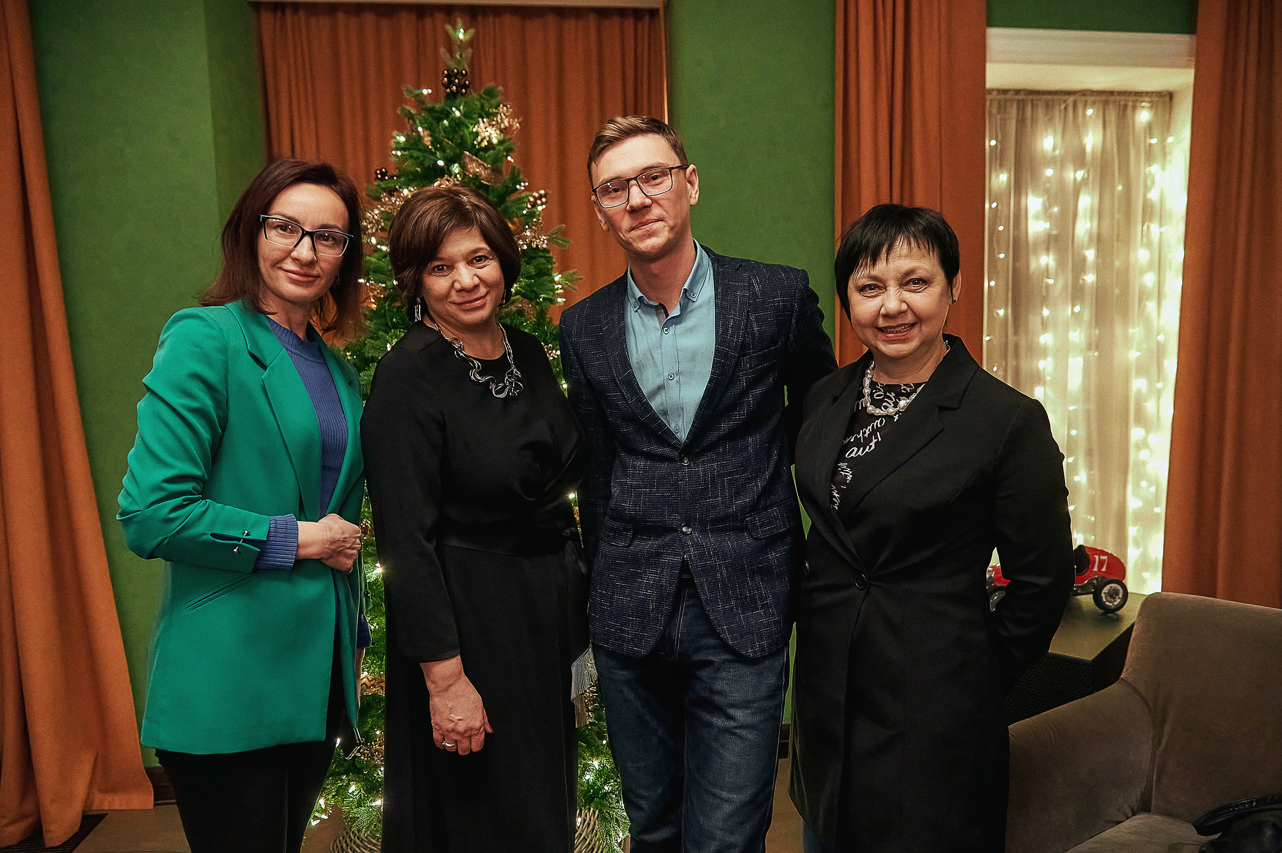 Портфолио репортажной фотосъёмки: "Сбербанк" Новый год. Фотограф Яковлев Роман — Красноярск