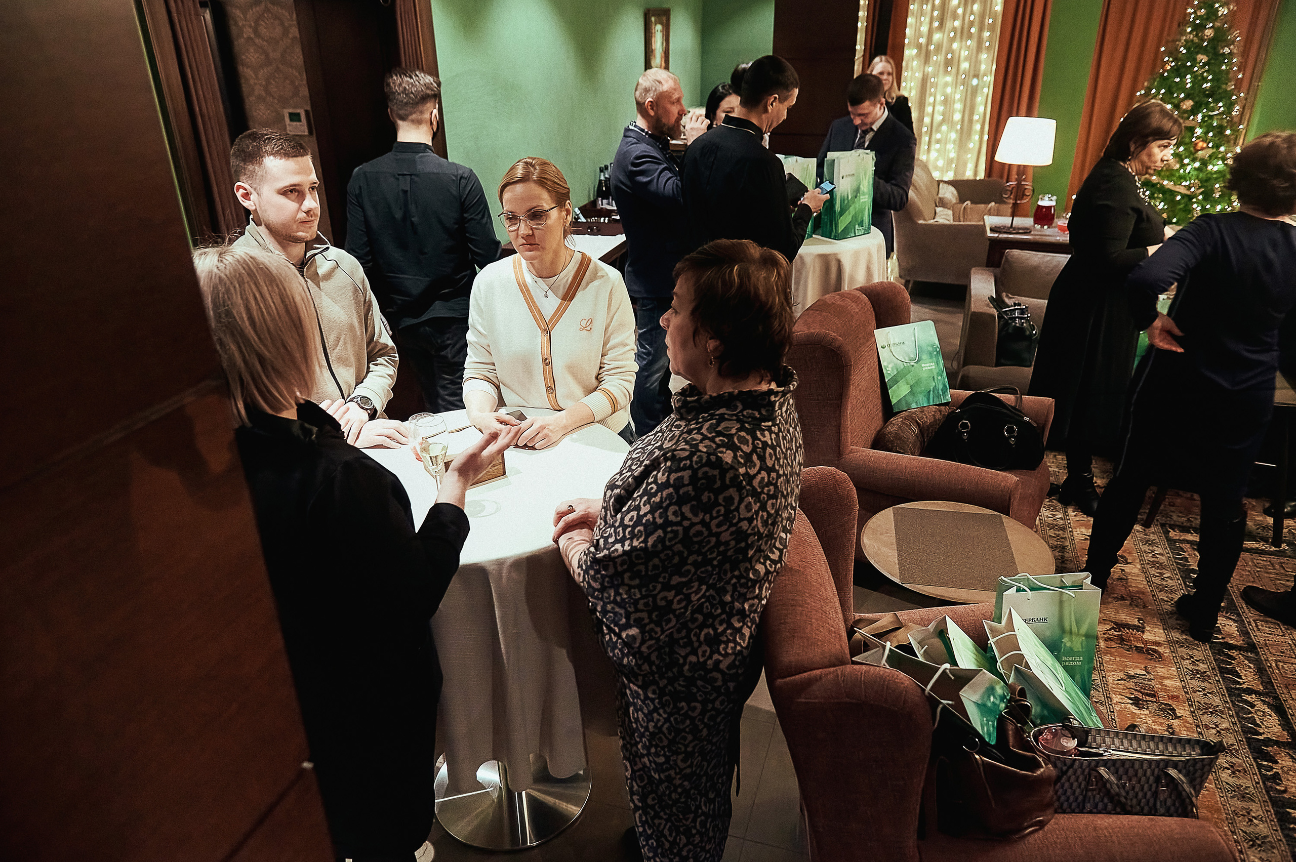 Портфолио репортажной фотосъёмки: "Сбербанк" Новый год. Фотограф Яковлев Роман — Красноярск