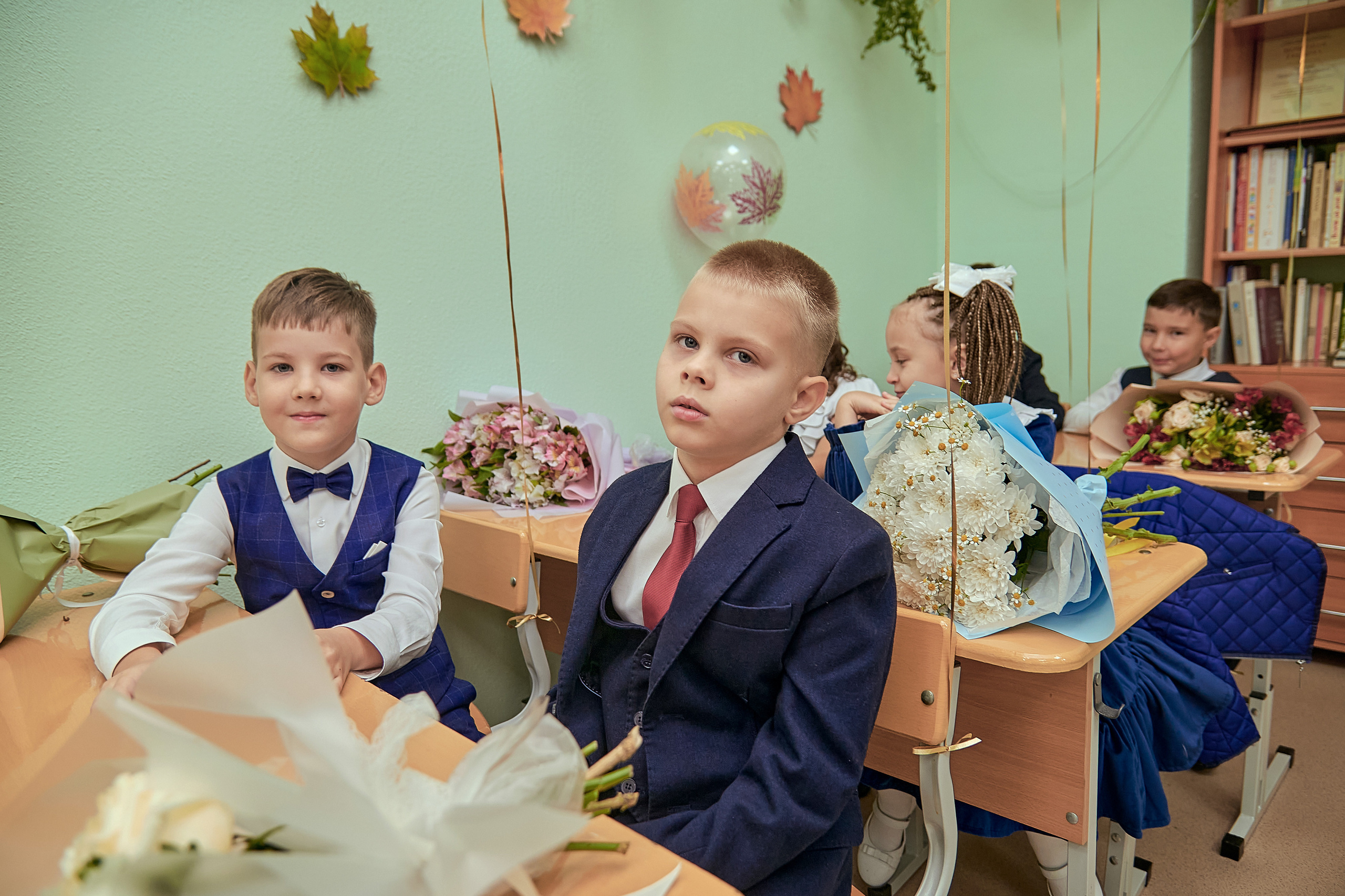 Портфолио репортажной фотосъёмки: 1 сентября в школе № 149. Фотограф Яковлев Роман — Красноярск