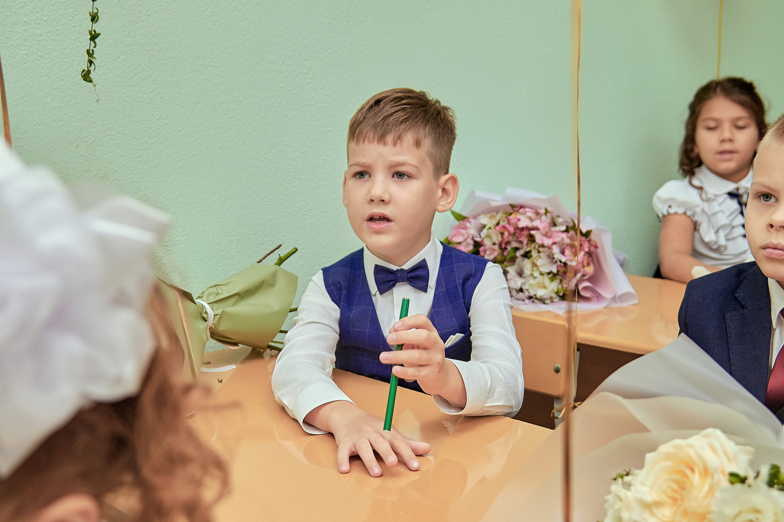 Портфолио репортажной фотосъёмки: 1 сентября в школе № 149. Фотограф Яковлев Роман — Красноярск