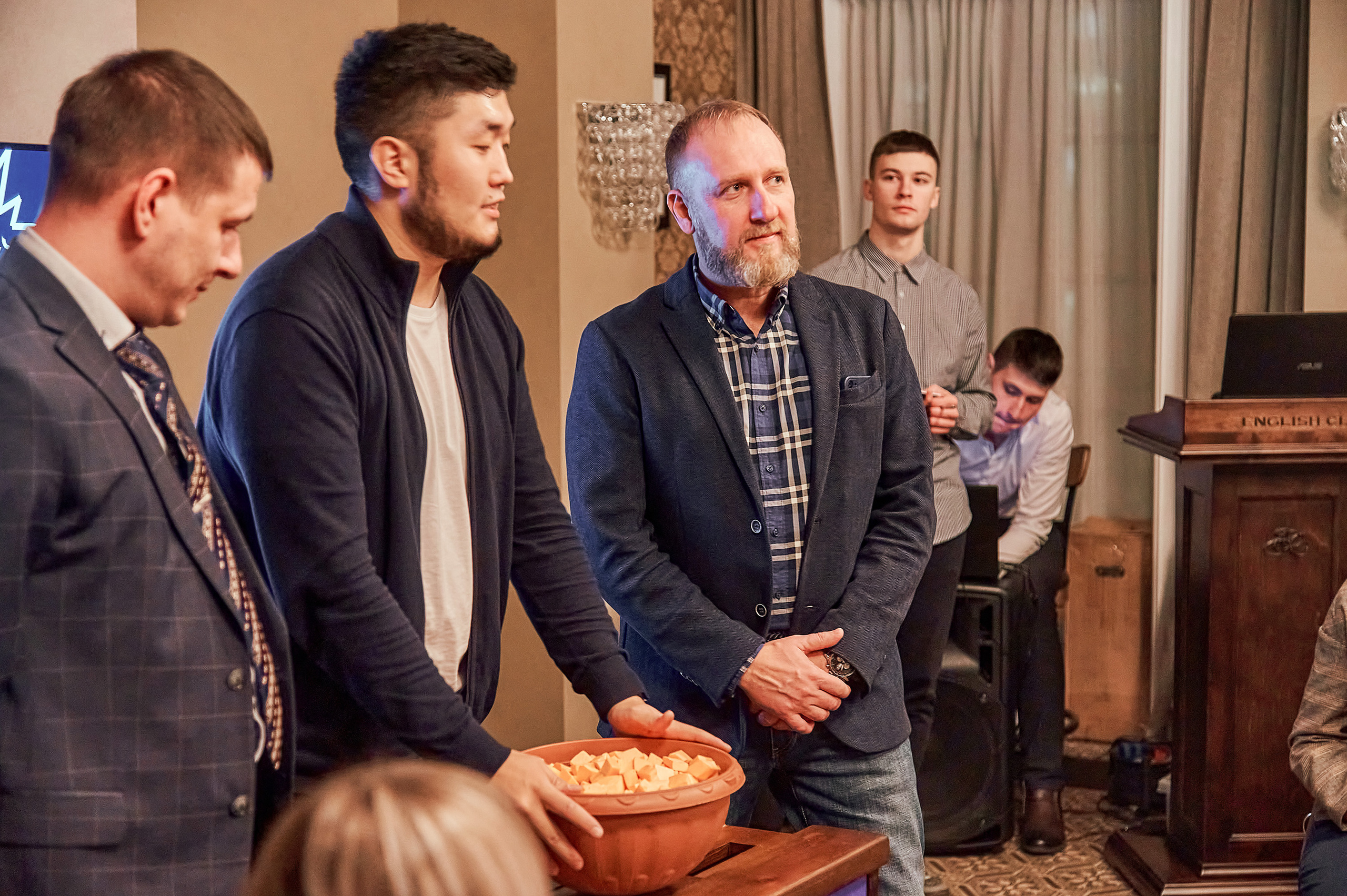 Портфолио репортажной фотосъёмки: "Сбербанк" Новый год. Фотограф Яковлев Роман — Красноярск