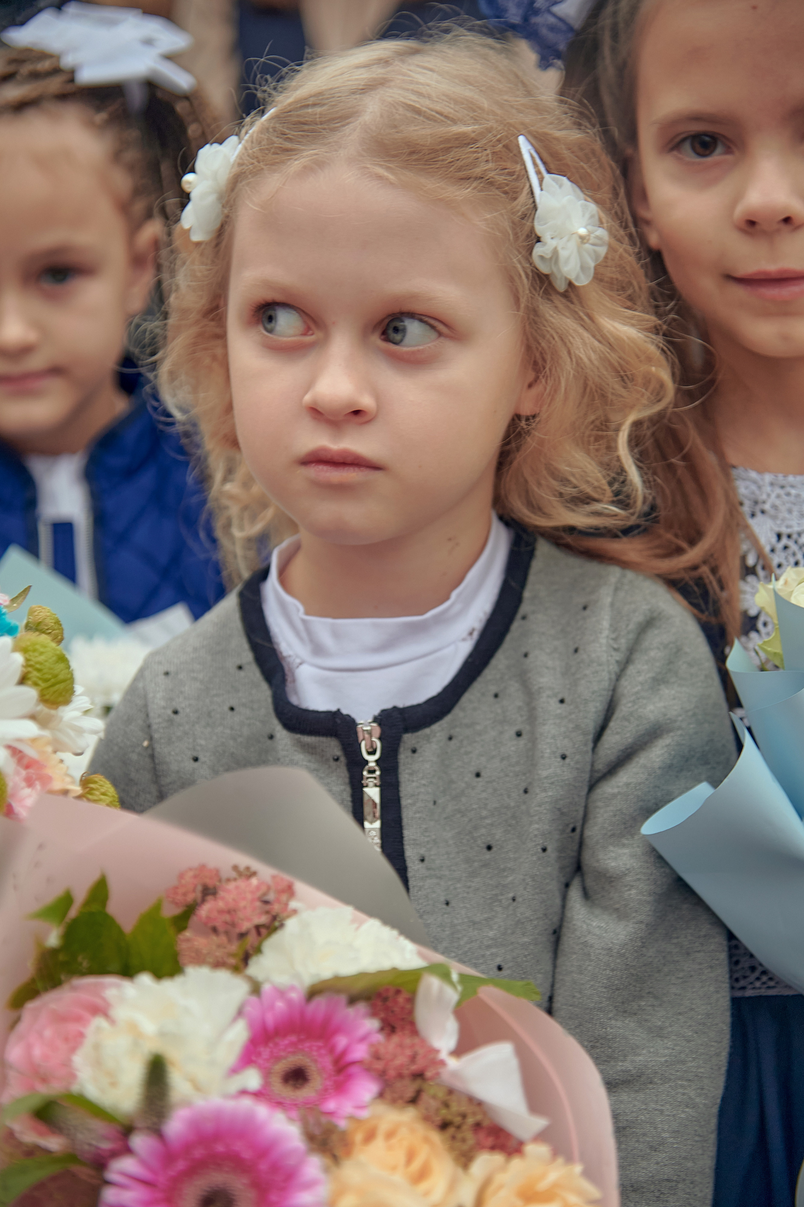 Портфолио репортажной фотосъёмки: 1 сентября в школе № 149. Фотограф Яковлев Роман — Красноярск