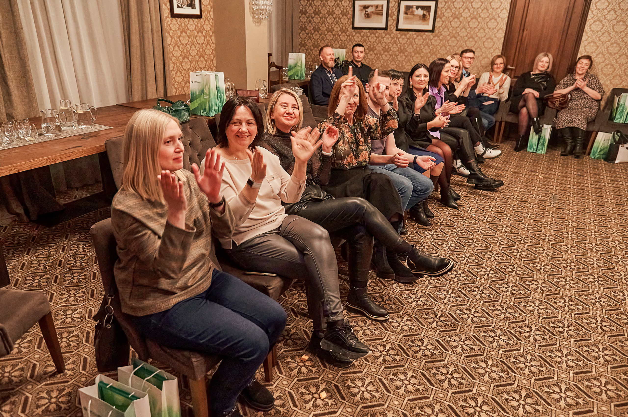 Портфолио репортажной фотосъёмки: "Сбербанк" Новый год. Фотограф Яковлев Роман — Красноярск