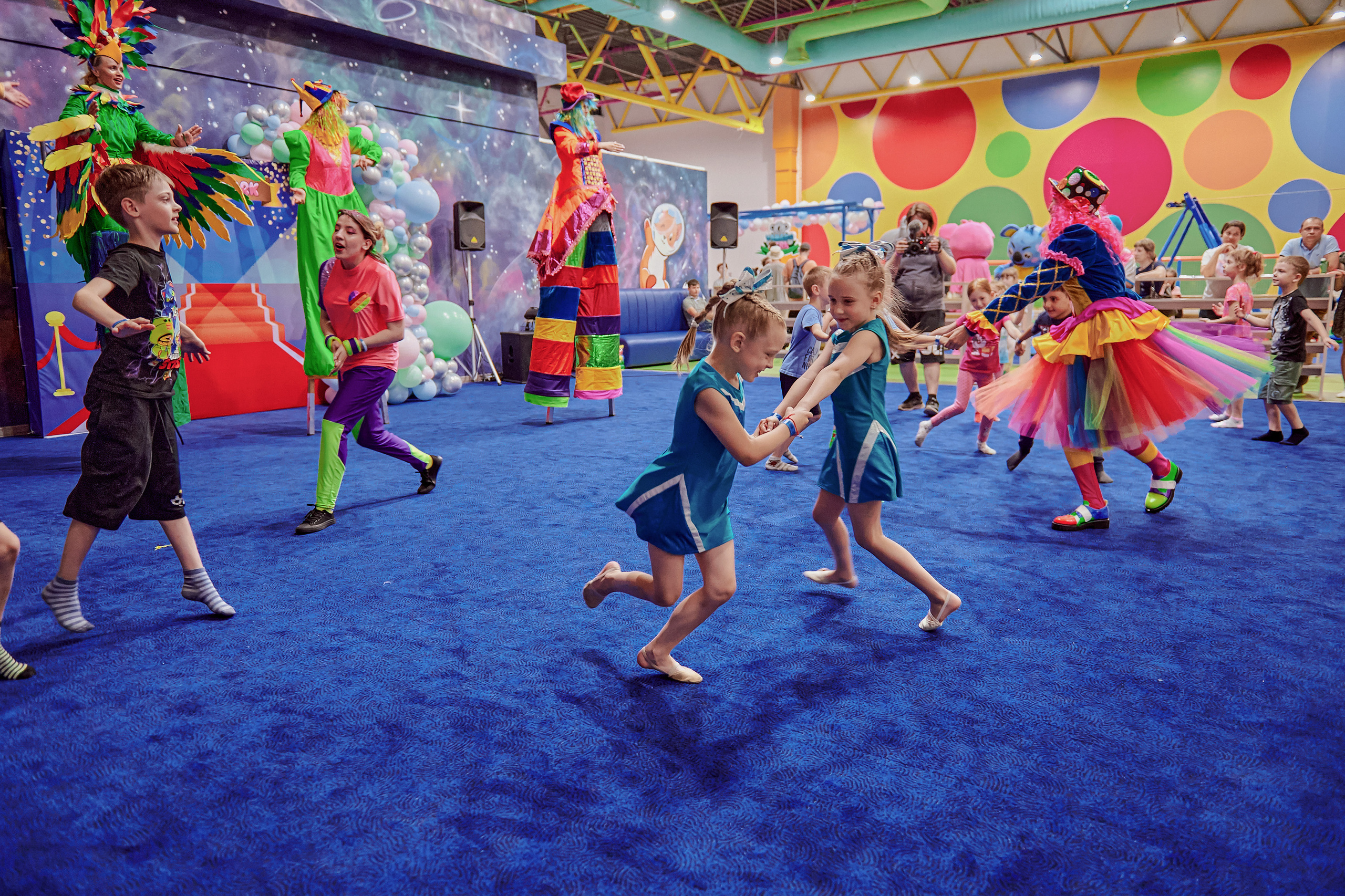 Портфолио репортажной фотосъёмки: Открытие "Vanana park". Фотограф Яковлев Роман — Красноярск