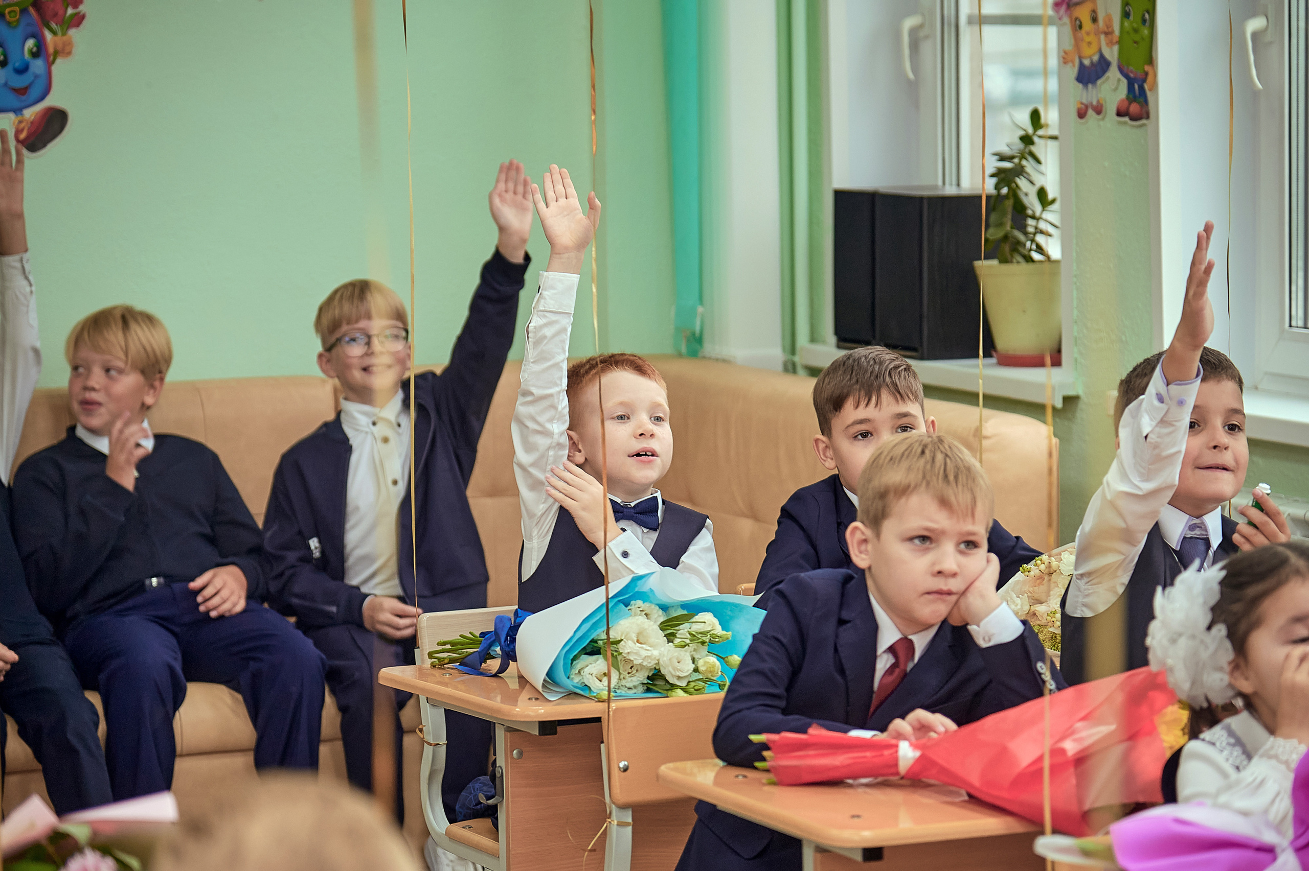 Портфолио репортажной фотосъёмки: 1 сентября в школе № 149. Фотограф Яковлев Роман — Красноярск