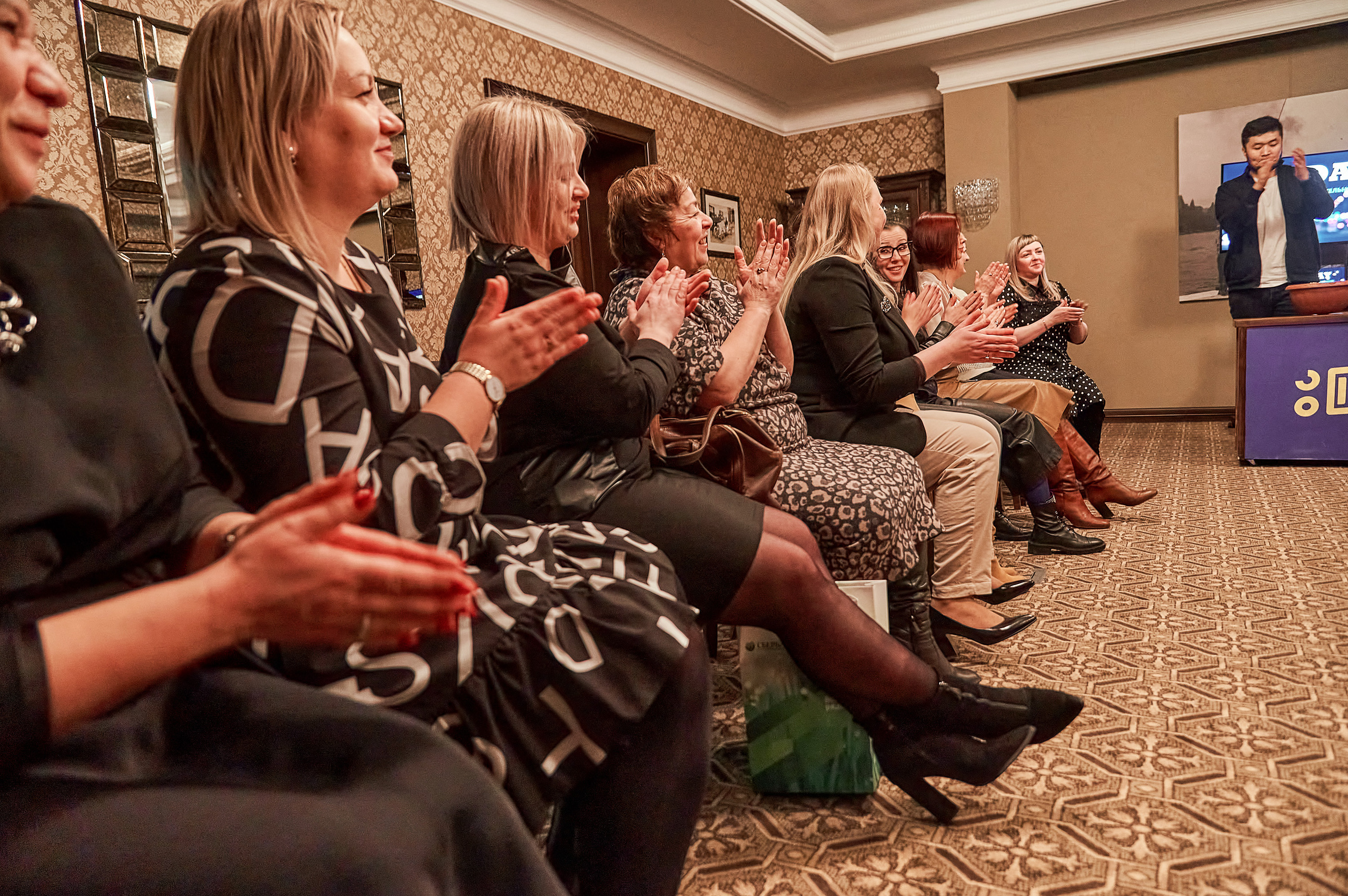 Портфолио репортажной фотосъёмки: "Сбербанк" Новый год. Фотограф Яковлев Роман — Красноярск