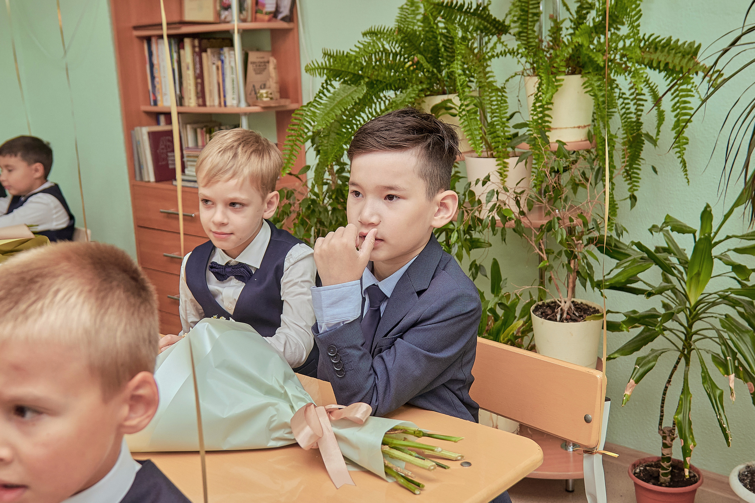 Портфолио репортажной фотосъёмки: 1 сентября в школе № 149. Фотограф Яковлев Роман — Красноярск