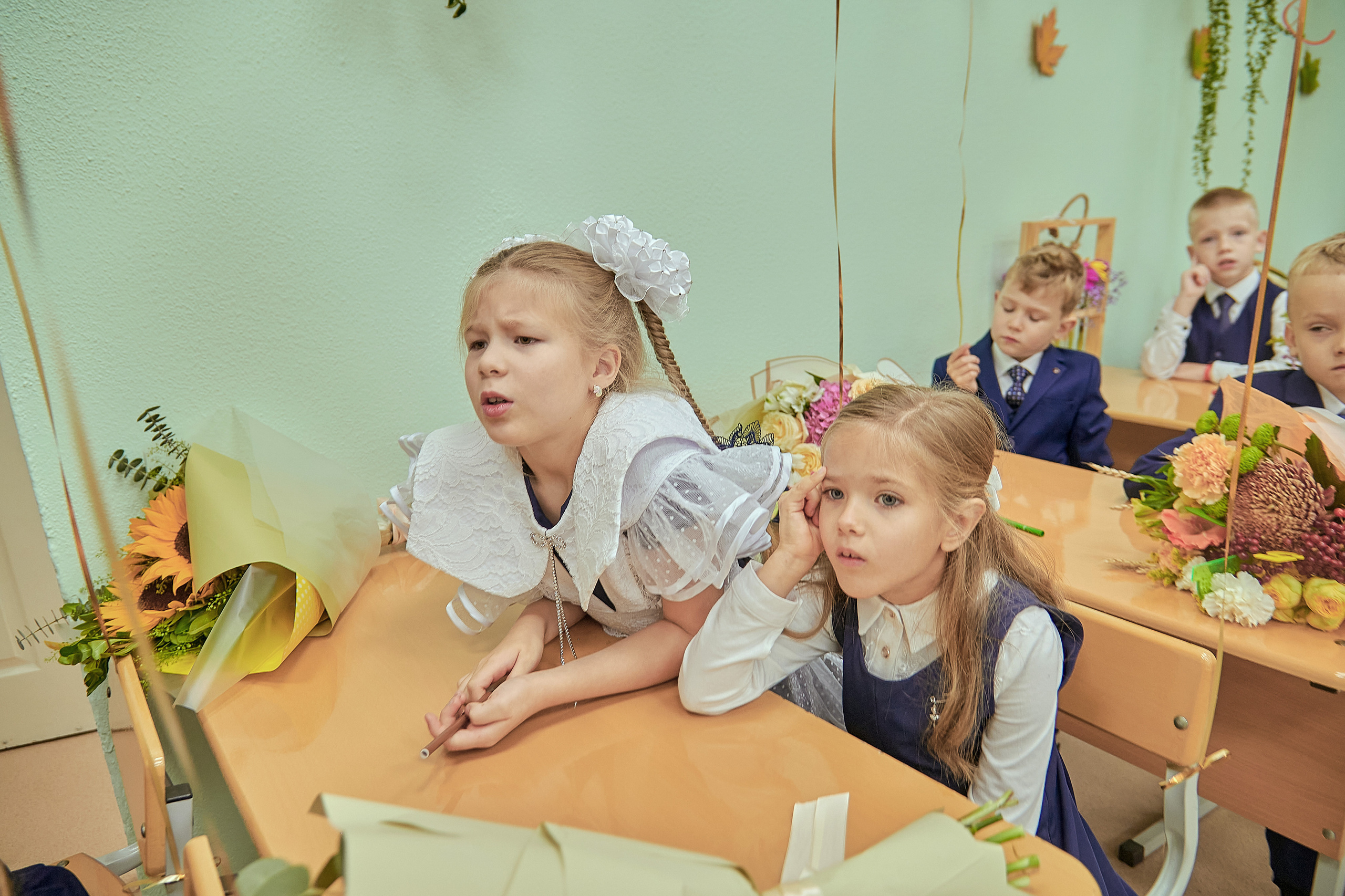 Портфолио репортажной фотосъёмки: 1 сентября в школе № 149. Фотограф Яковлев Роман — Красноярск