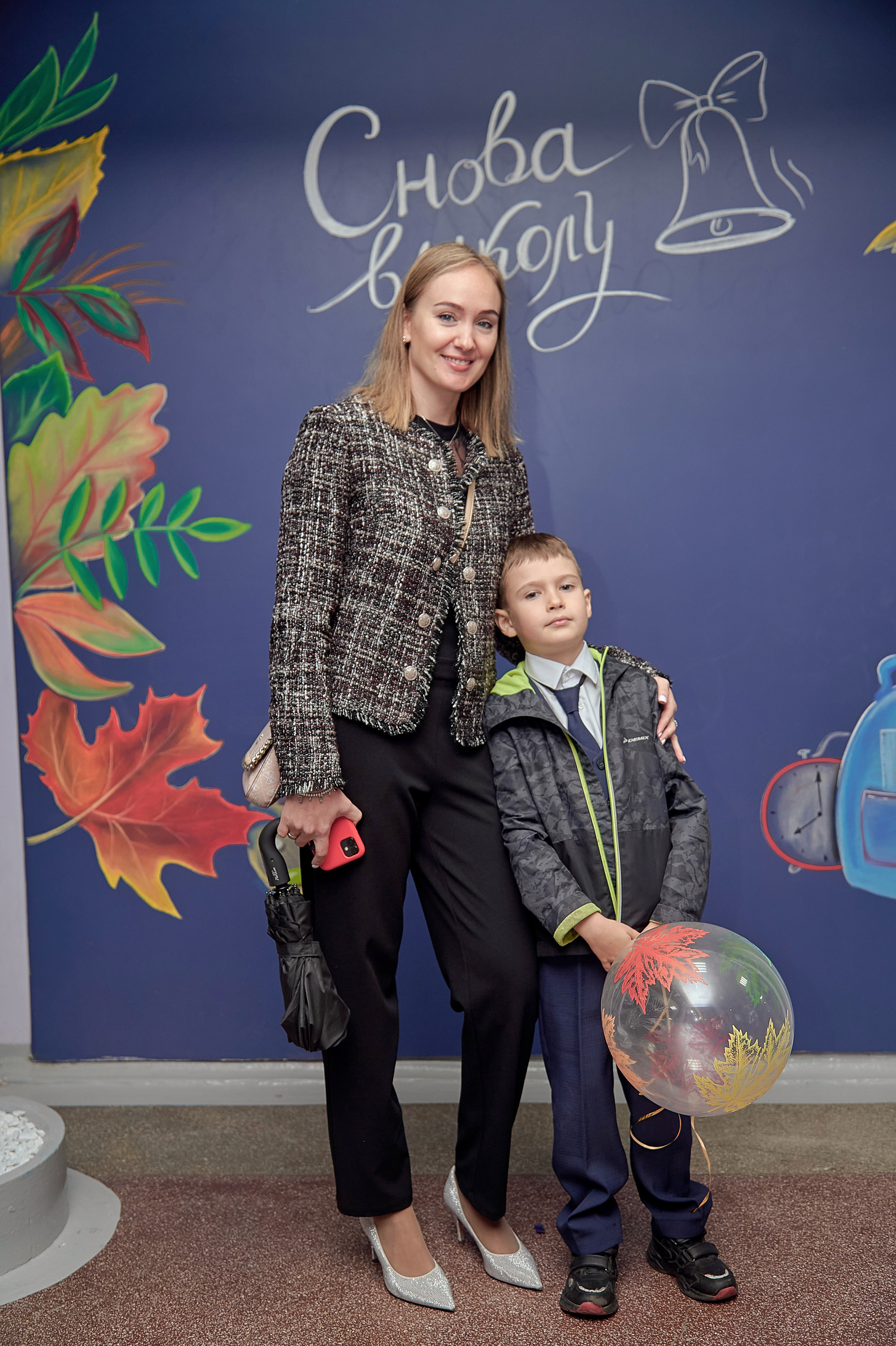 Портфолио репортажной фотосъёмки: 1 сентября в школе № 149. Фотограф Яковлев Роман — Красноярск