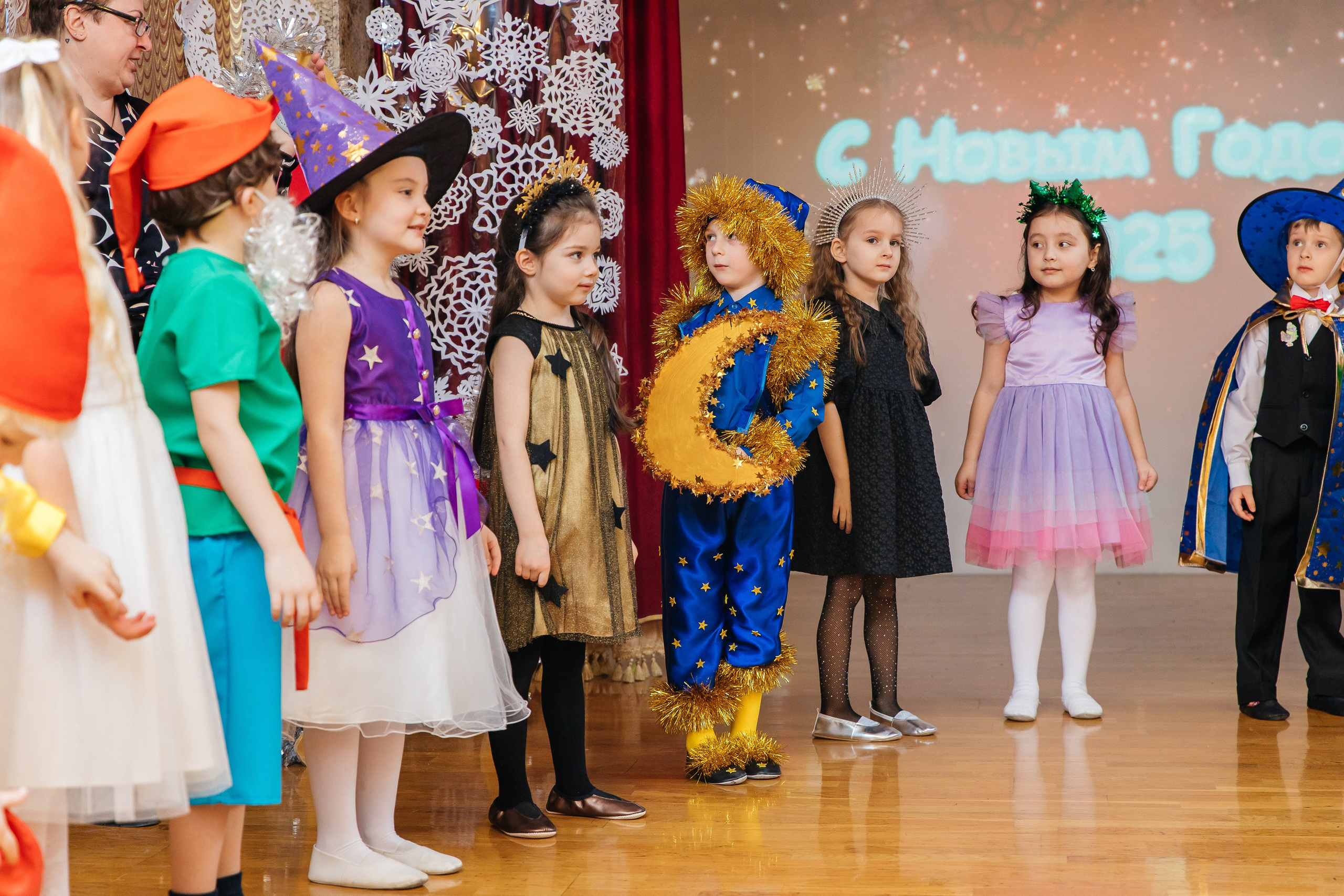 Детский сад № 93 — Утренник (27.12.2024). Свадебный и семейный фотограф Крамар Наталья