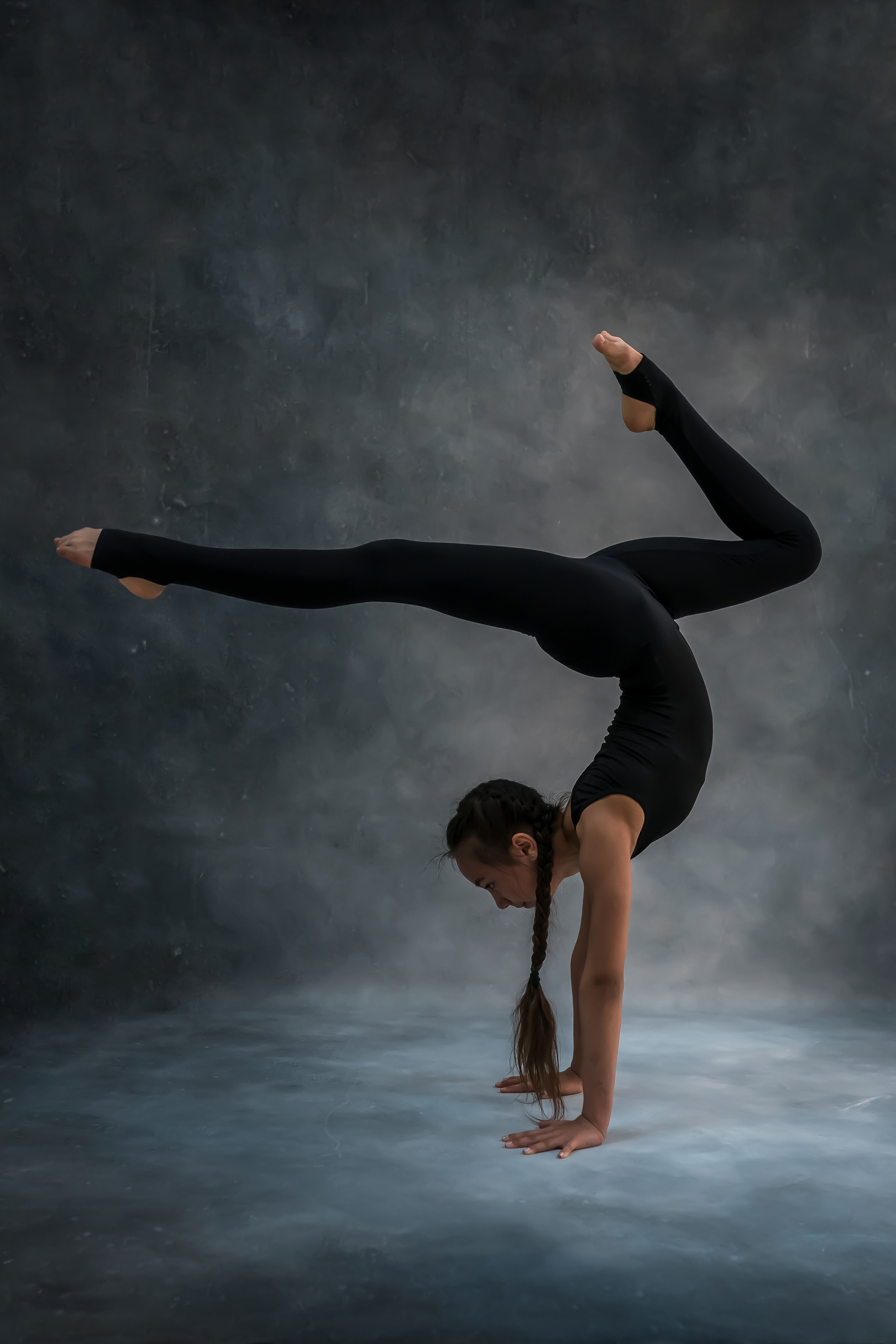 Воспитанницы школы танцев и воздушной акробатики. Фотограф и видеограф г. Нягань Анна Горшкова