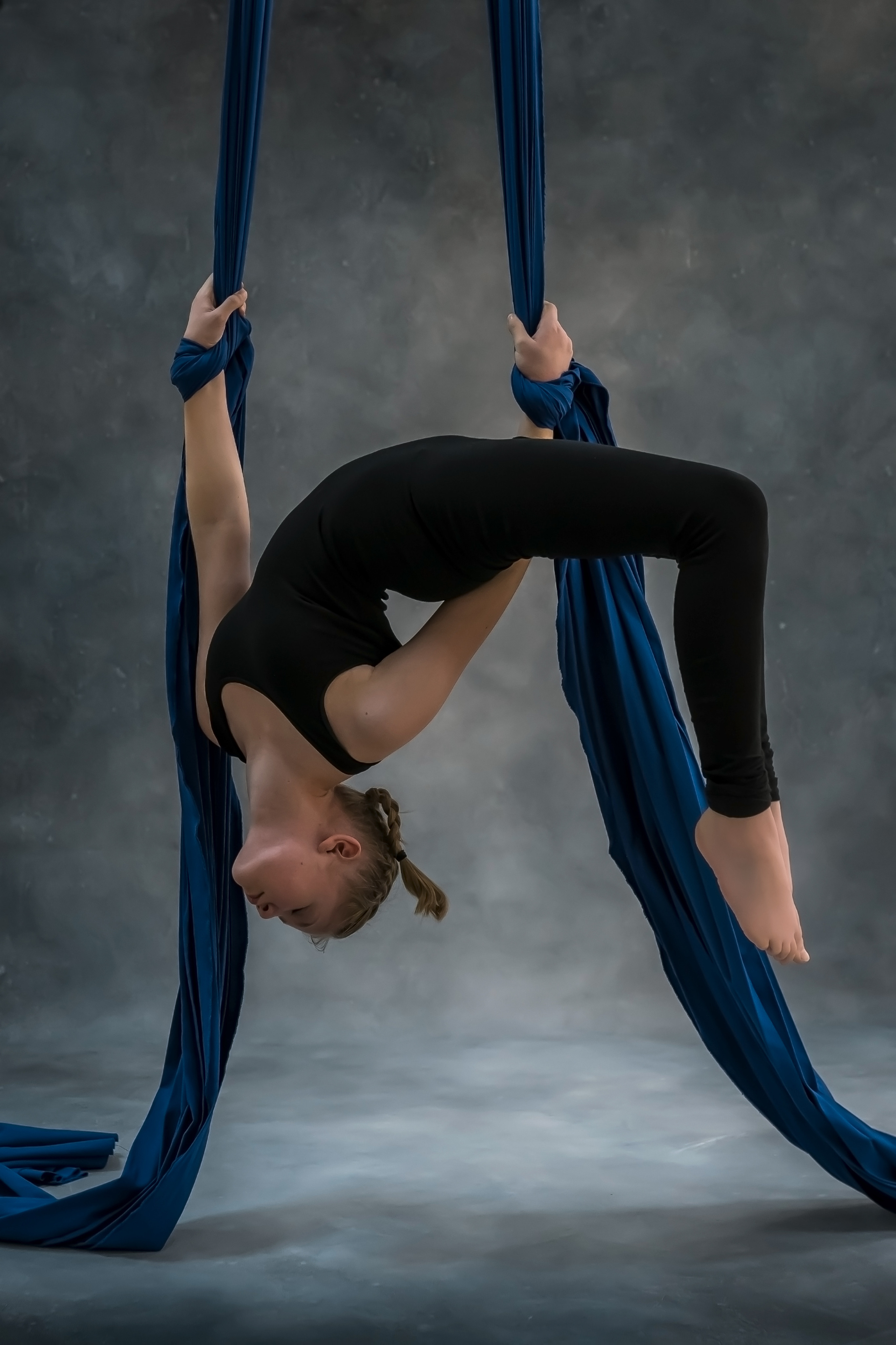 Воспитанницы школы танцев и воздушной акробатики. Фотограф и видеограф г. Нягань Анна Горшкова