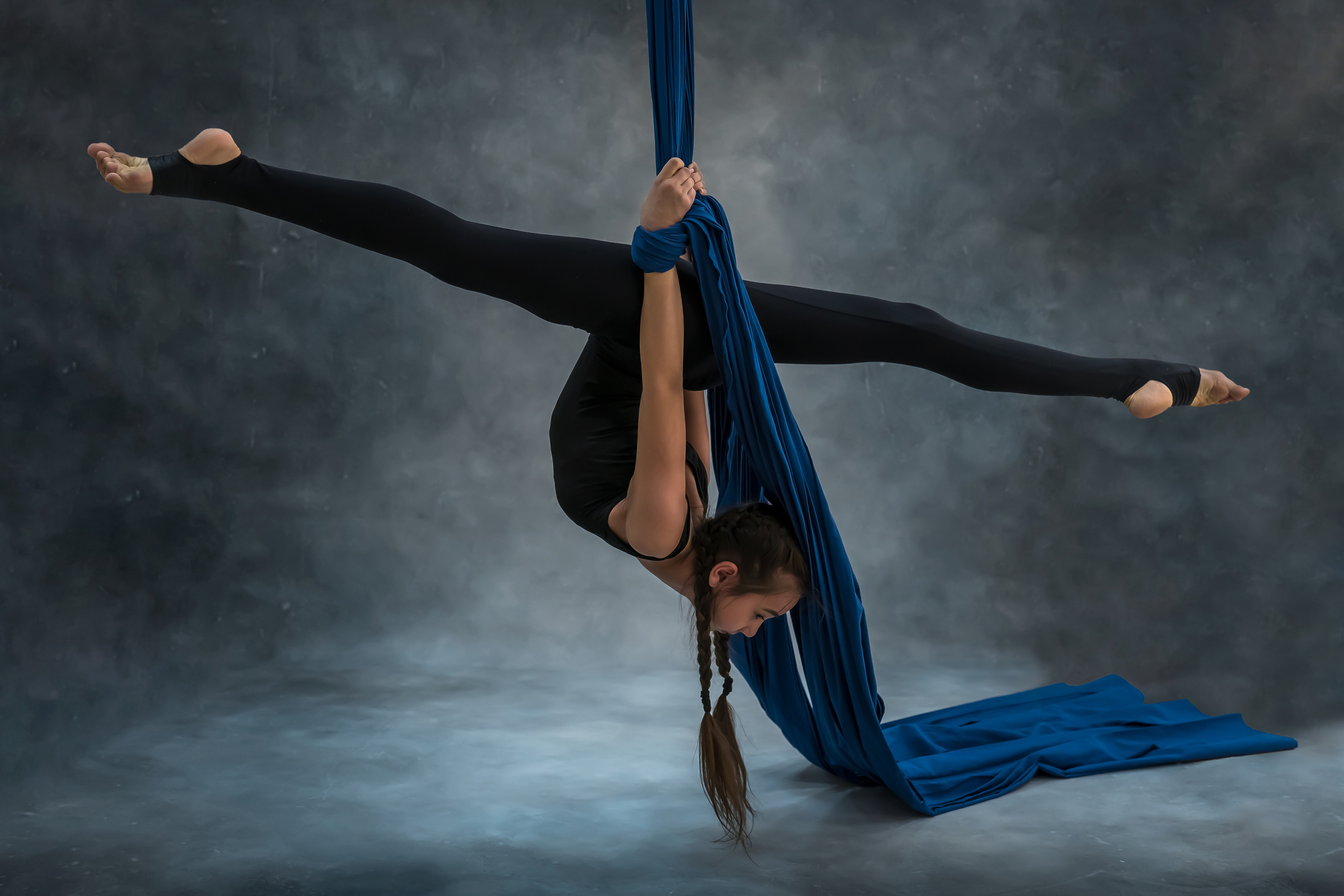 Воспитанницы школы танцев и воздушной акробатики. Фотограф и видеограф г. Нягань Анна Горшкова