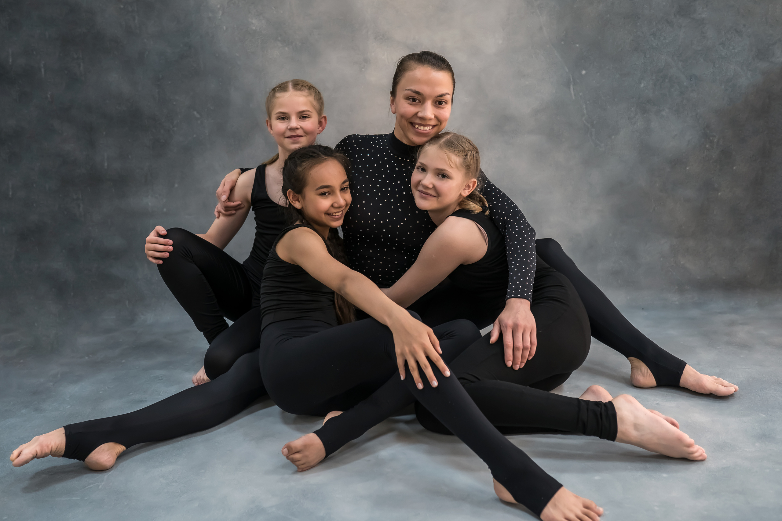 Воспитанницы школы танцев и воздушной акробатики. Фотограф и видеограф г. Нягань Анна Горшкова