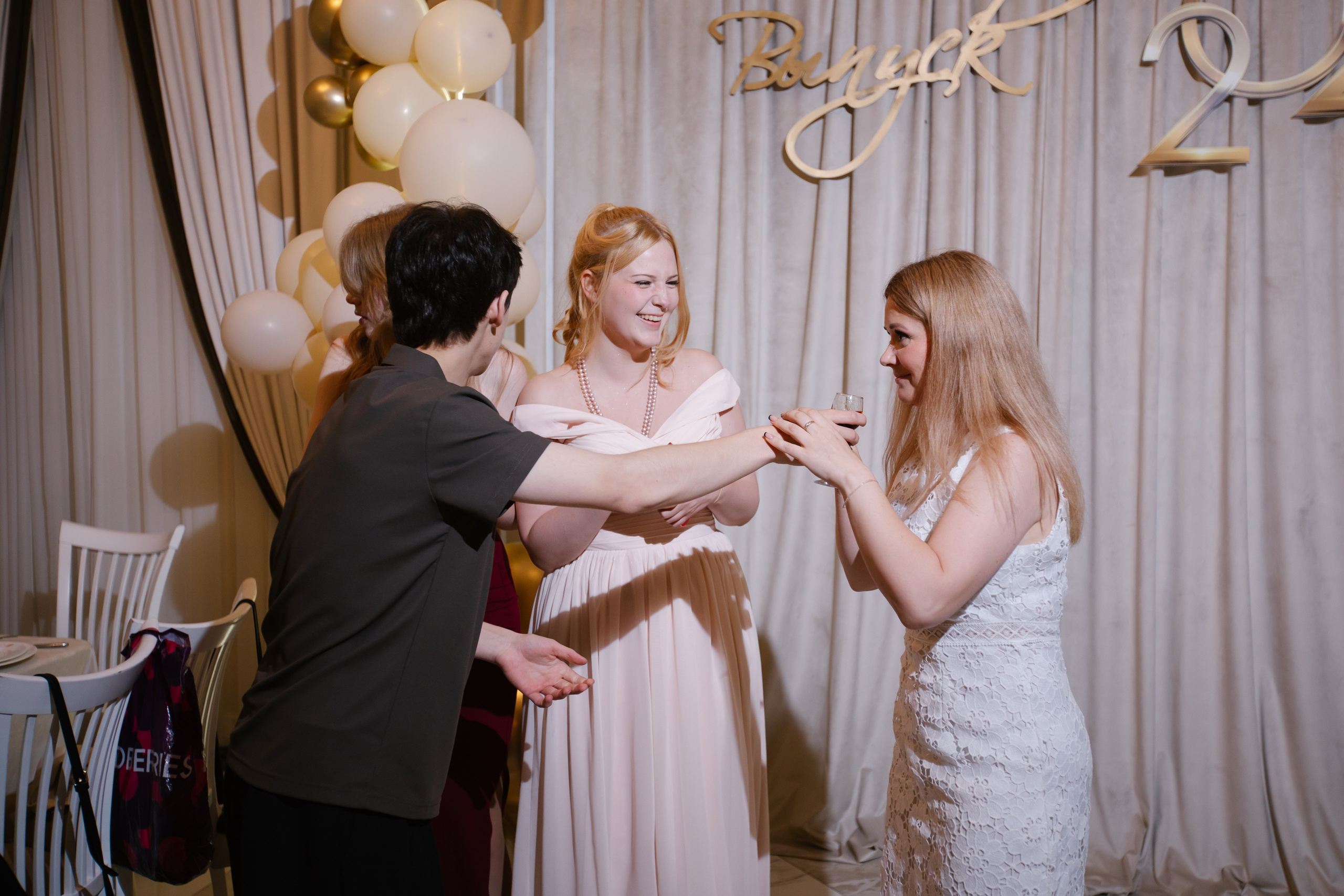 11 класс, ресторан «Тет-а-тет»