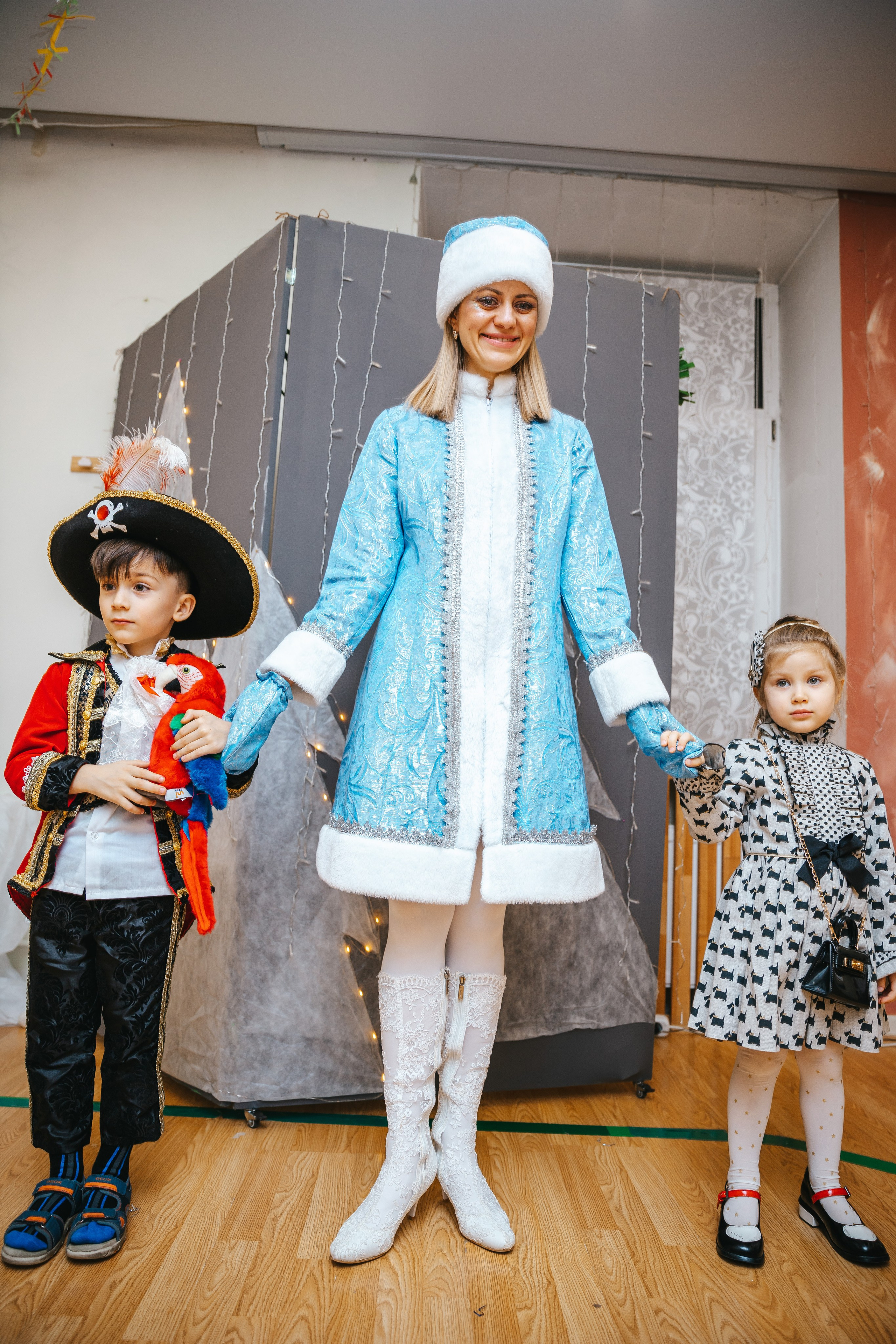 Новогодний утренник в Монтессори-садике. Семейный lifestyle фотограф в Санкт-Петербурге Людмила Пахомова