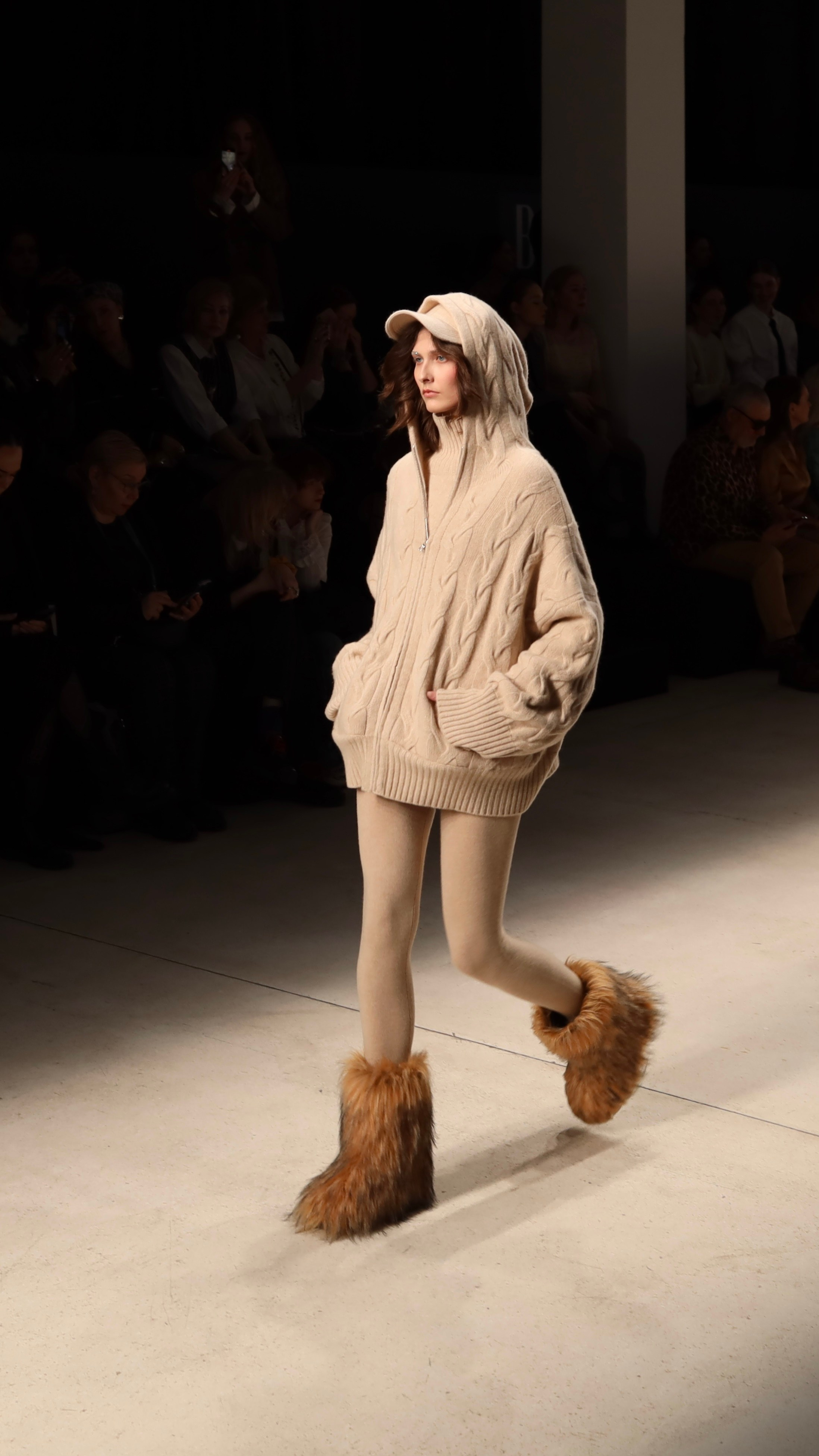 Съёмки модных показов. Фотограф в Москве — Рина Серёгина — съёмка в студии и репортаж