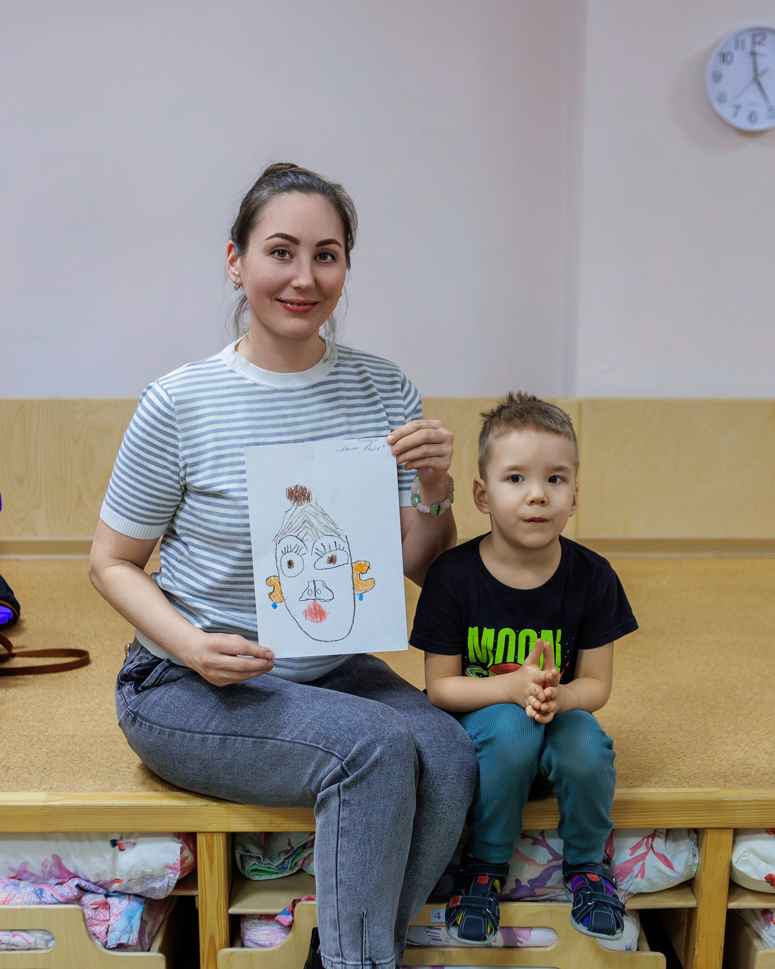 МК к 8 марта. Выпускные альбомы и школьный фотограф в Подольске, Троицке, Щербинке, Москве и Московской области