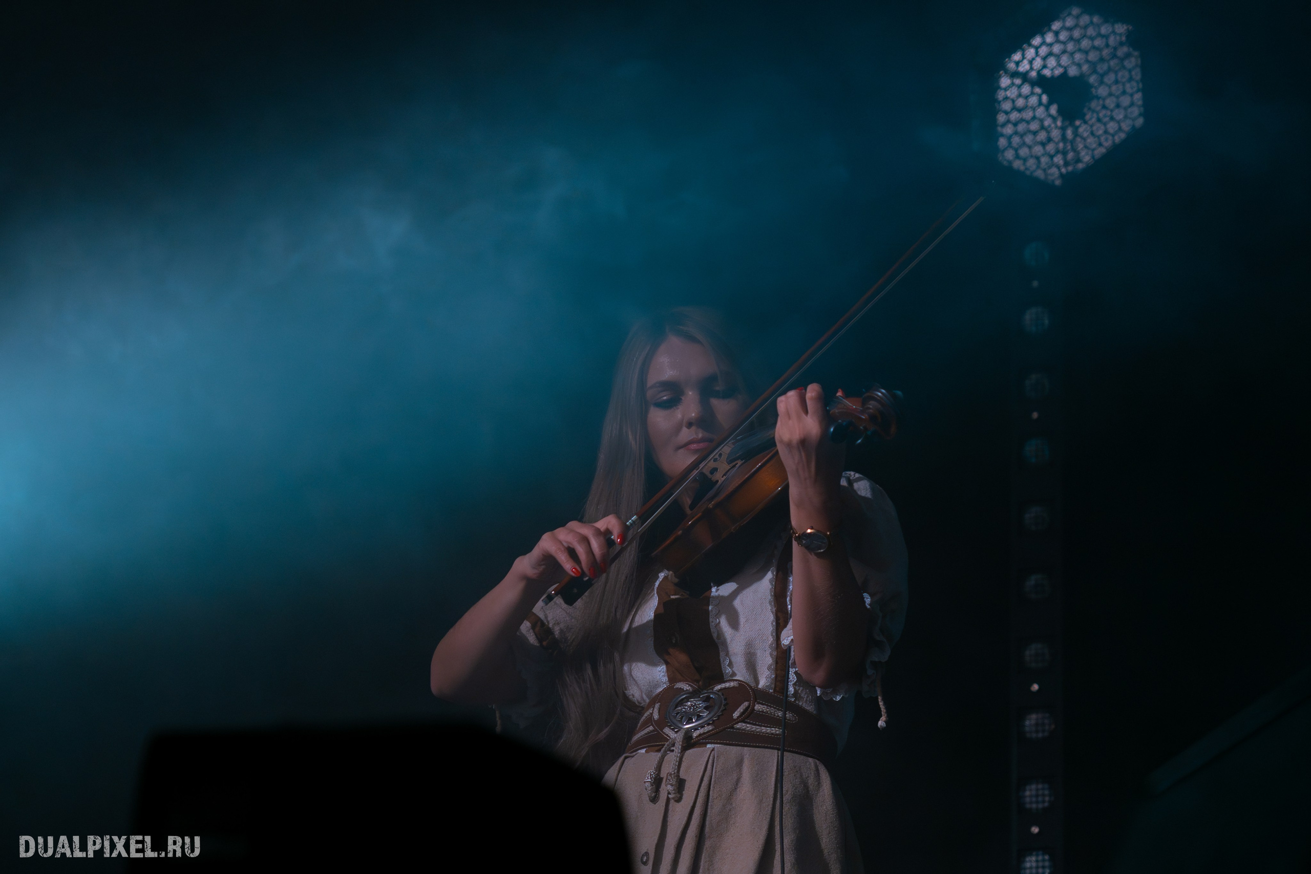 Тролль гнёт ель. Магия музыки в кадре: Концертная Фотография