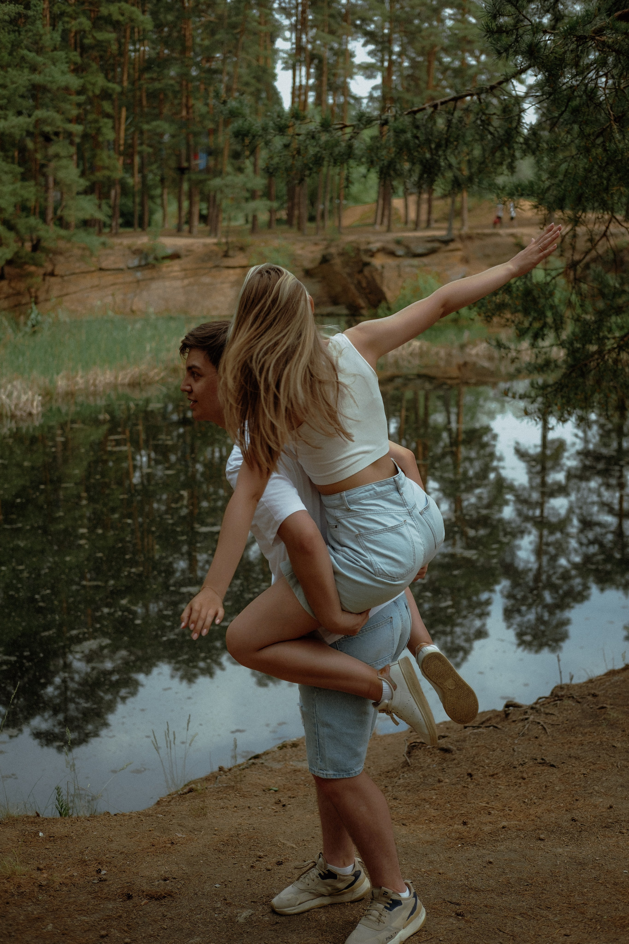 Прогулка в парке. Свадебный фотограф Челябинск