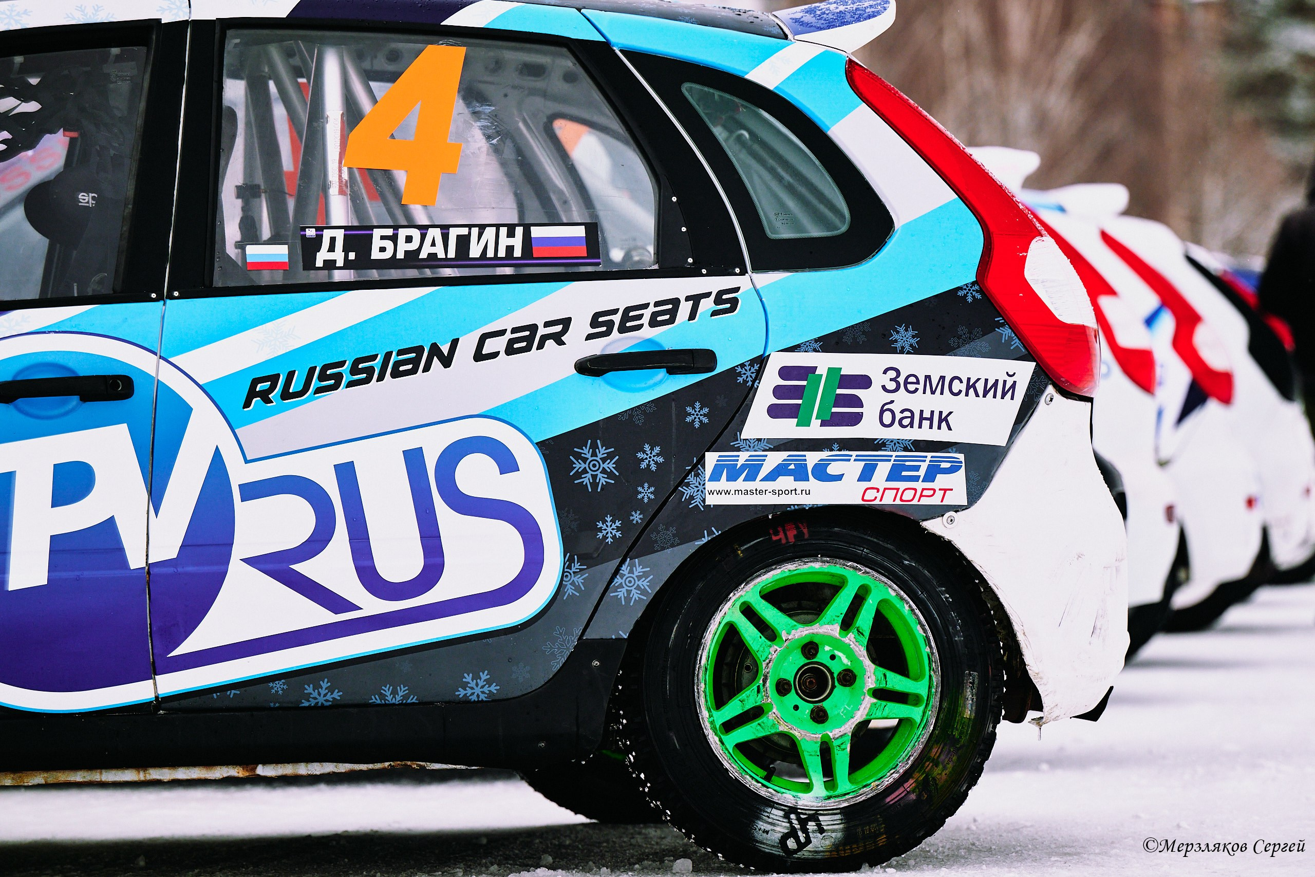 Трековые автогонки на льду Чемпионат России. Спортивный репортажный фотограф в Ижевске Сергей Мерзляков