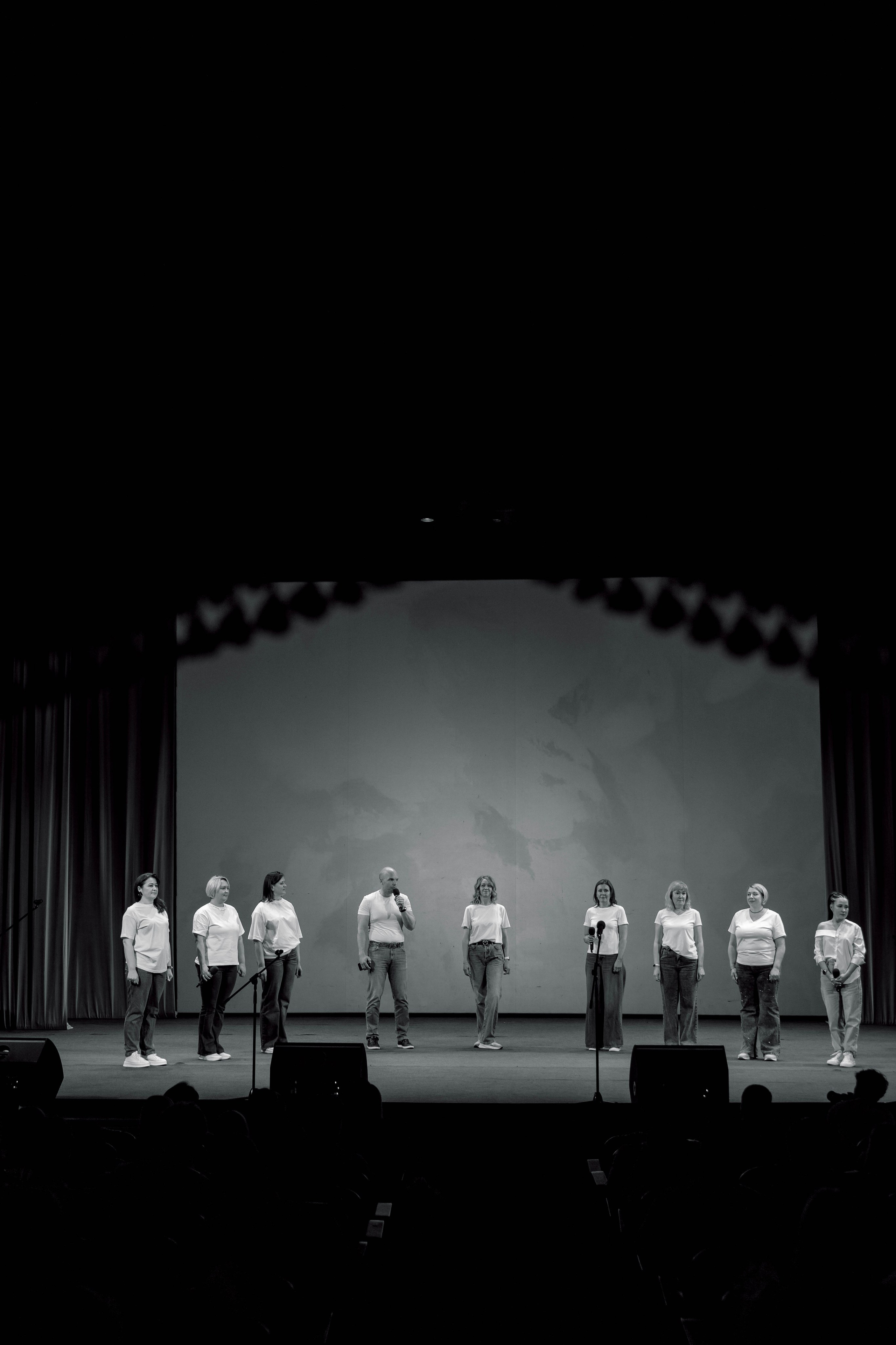 Гимназия 25 — последний звонок (Драм Театр). Свадебный фотограф Иркутск, репортажный фотограф Иркутск