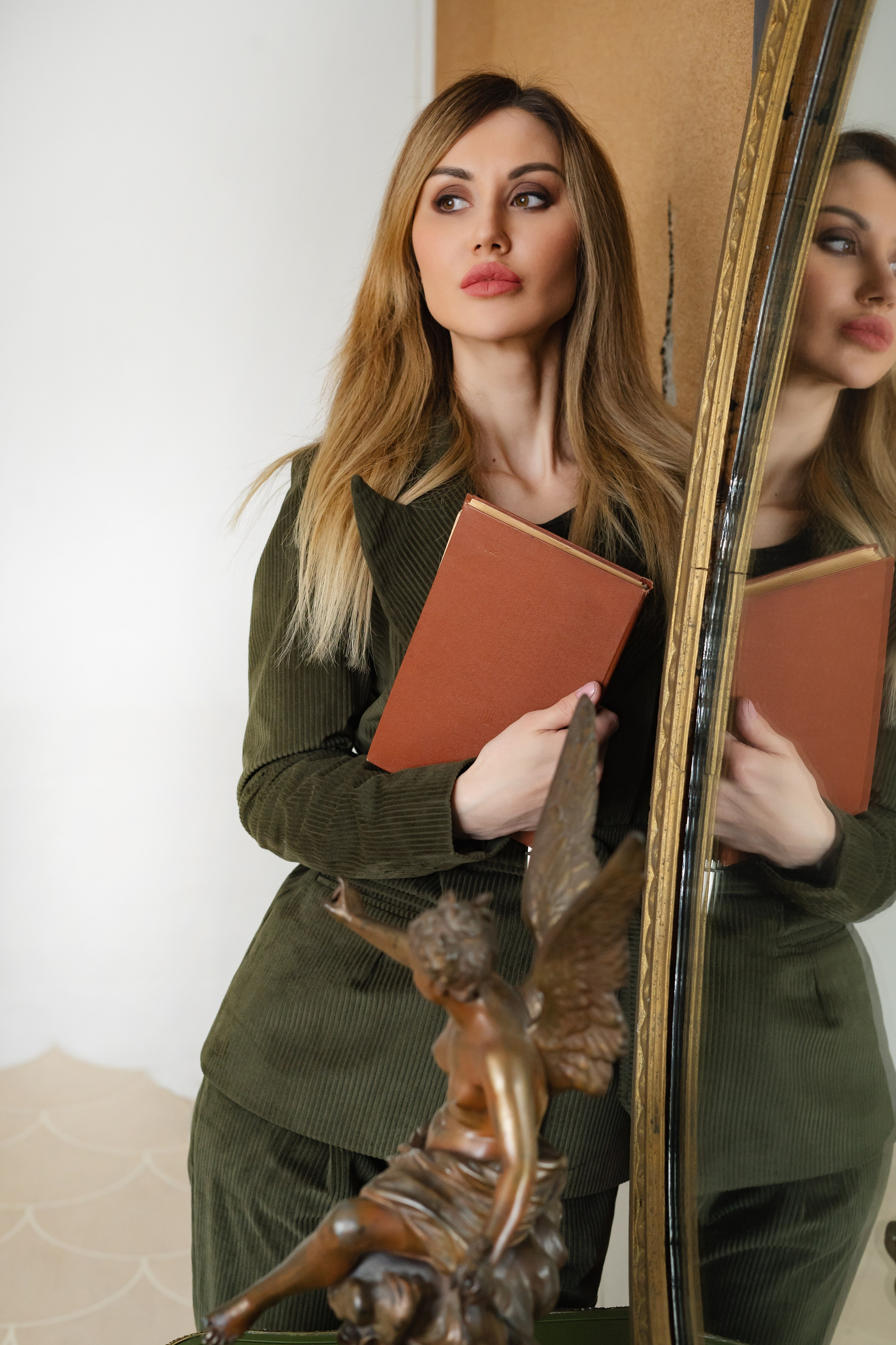 Имиджевые фотосессии для компаний и фотосъемка календарей. Студийный и Рекламный Фотограф в Екатеринбурге Сергей Минин