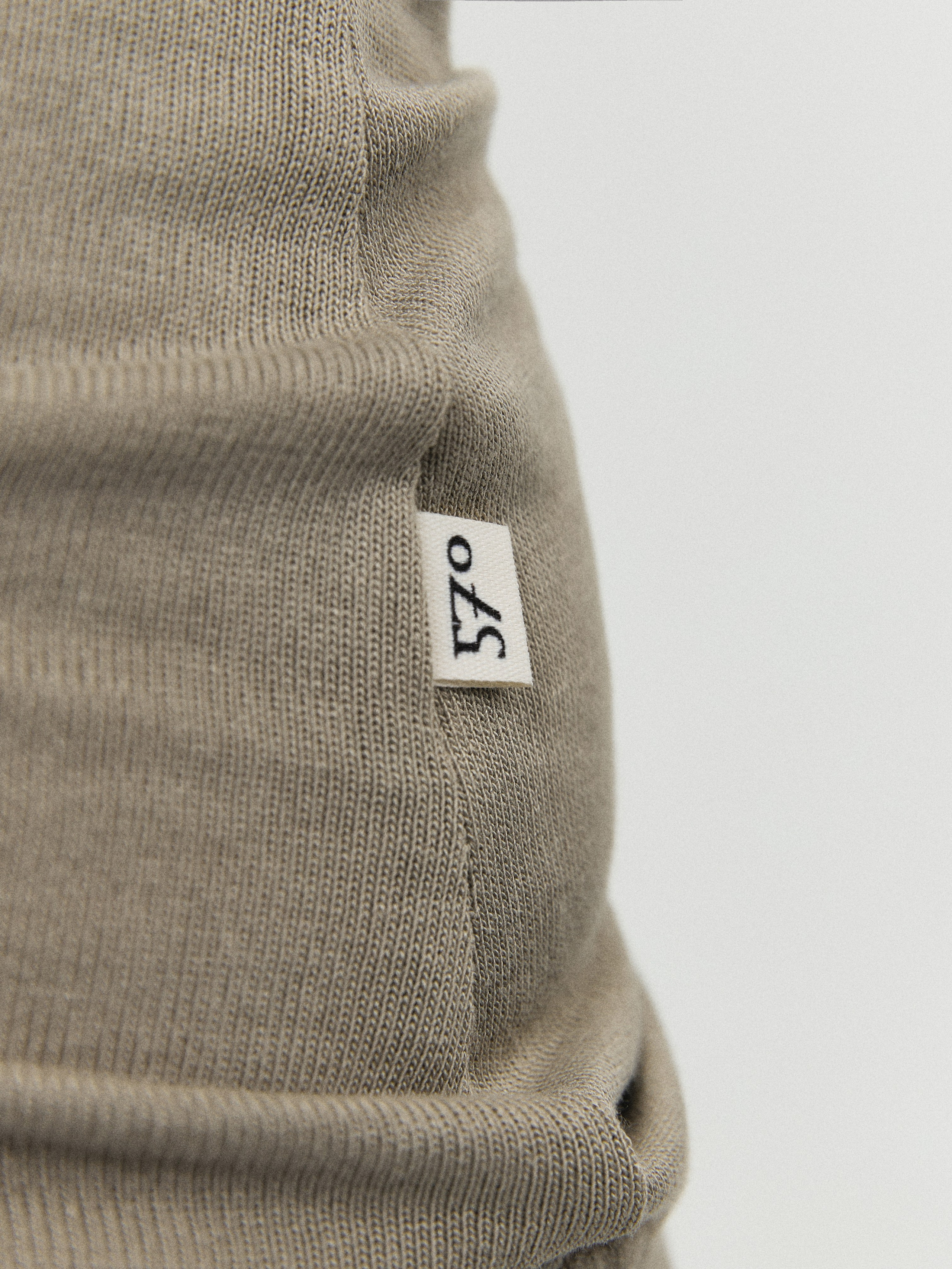 57 Atelier. Фотограф в Москве и Сургуте Алла Лесовая. Снимаю каталог для брендов и индивидуальные портреты для людей