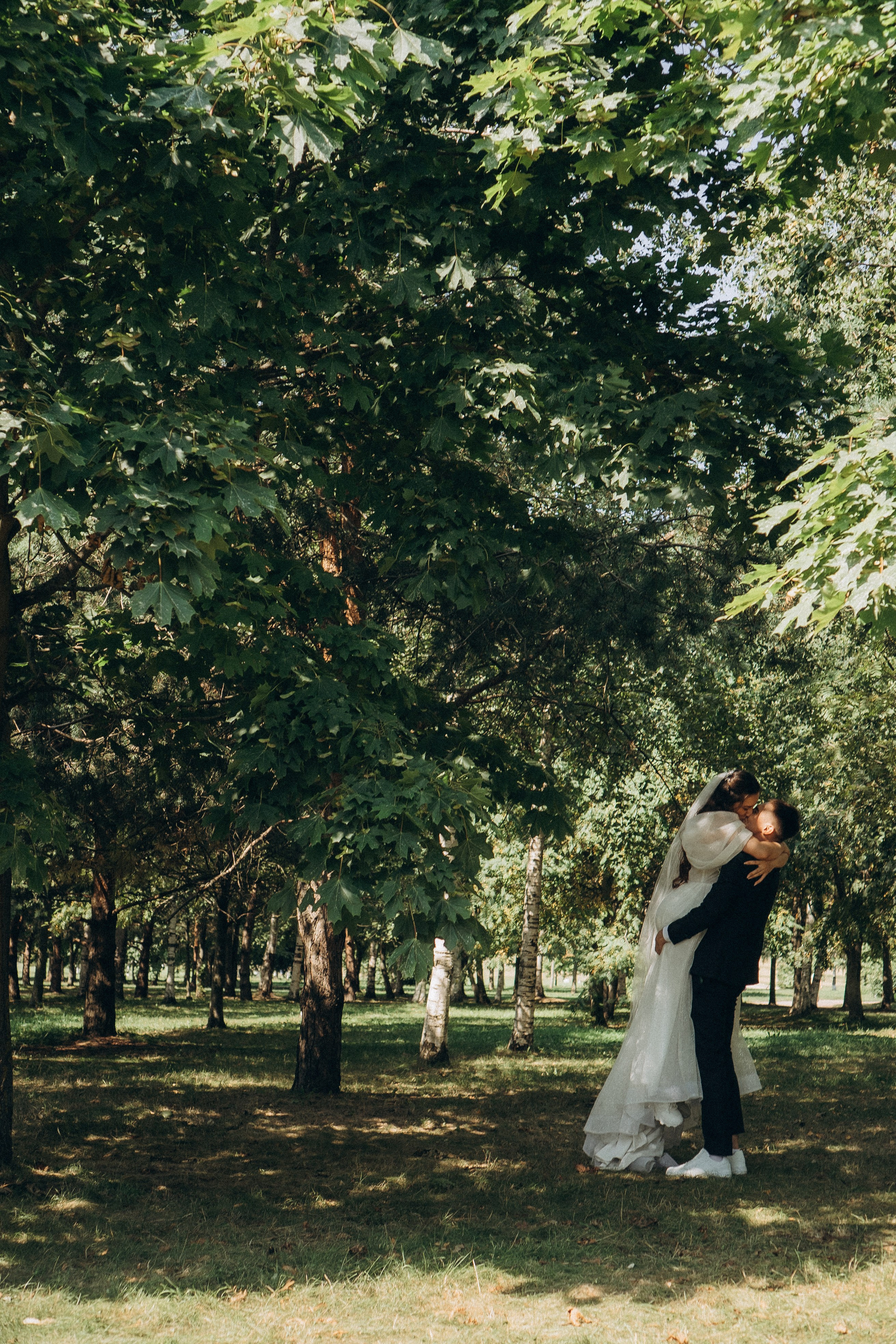 СВАДЕБНАЯ СЬЕМК В ПАРКЕ 300-ЛЕТИЯ. Профессиональный фотограф, Санкт-Петербург — Виктория Богомолова