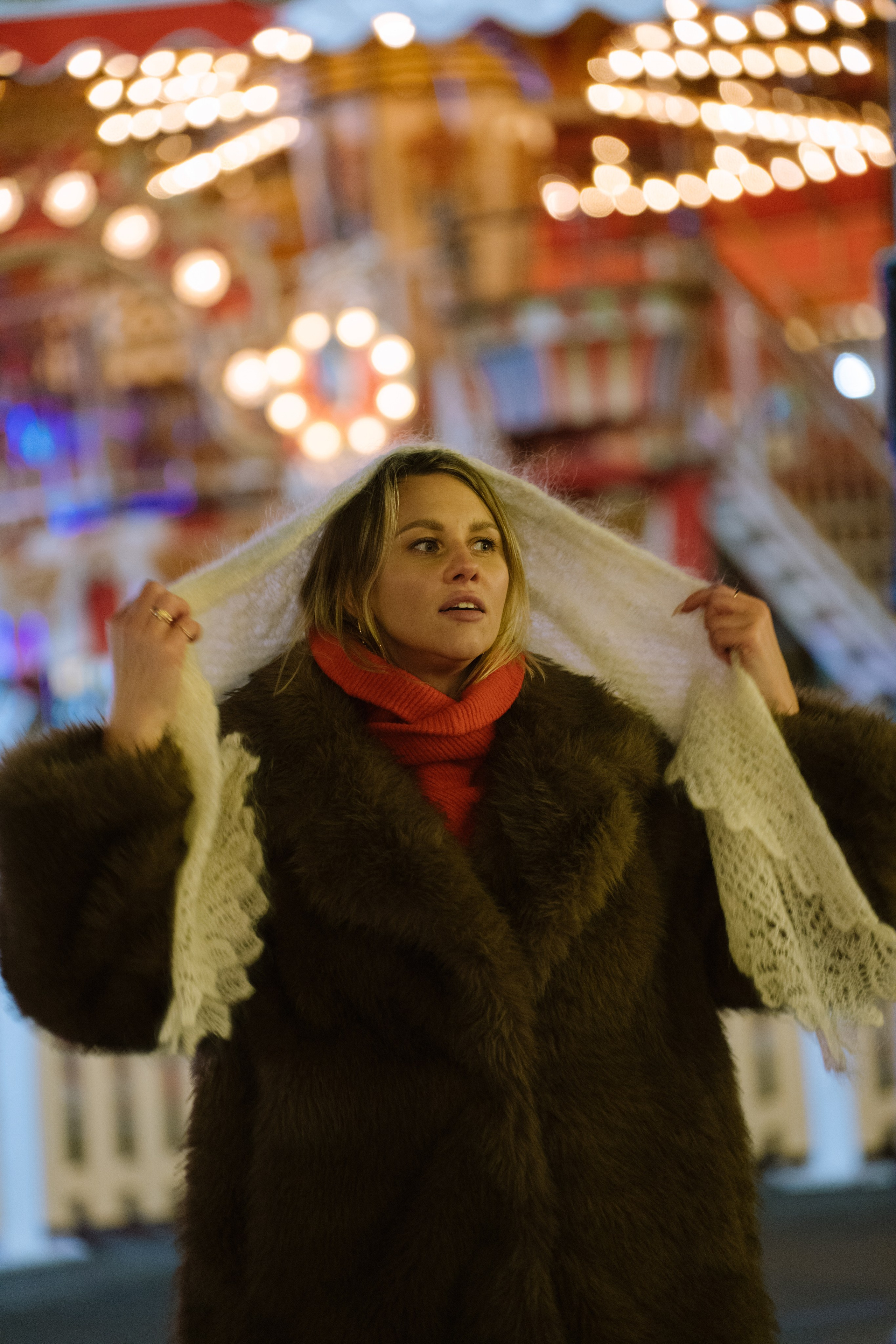 ПРОГУЛКА НА МАНЕЖНОЙ ПЛОЩАДИ ДЛЯ ДЕВУШКИ ПЕРЕД НОВЫМ ГОДОМ (НОВОГОДНЯЯ ФОТОСЕССИИЯ НА МАНЕЖНОЙ ПЛОЩАДИ). Профессиональный фотограф, Санкт-Петербург — Виктория Богомолова