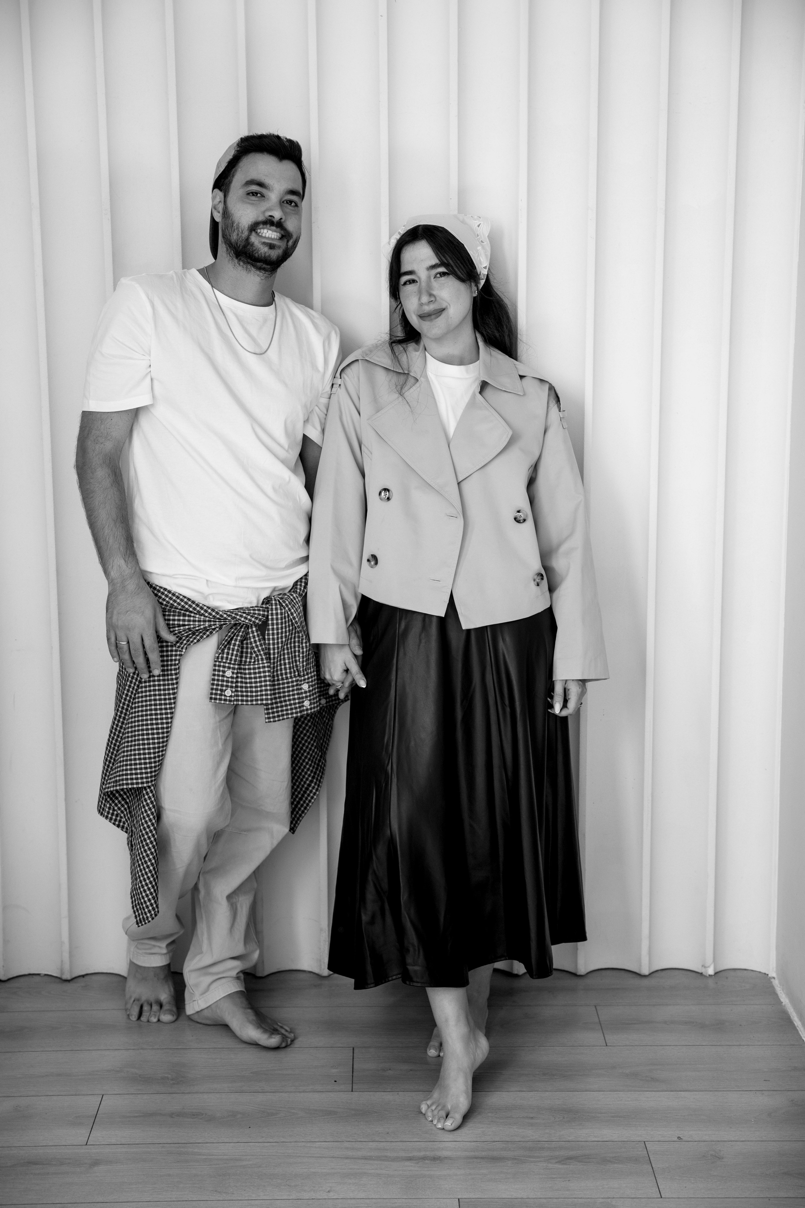 Family photoshoot inside the studio. Wedding and family photographer