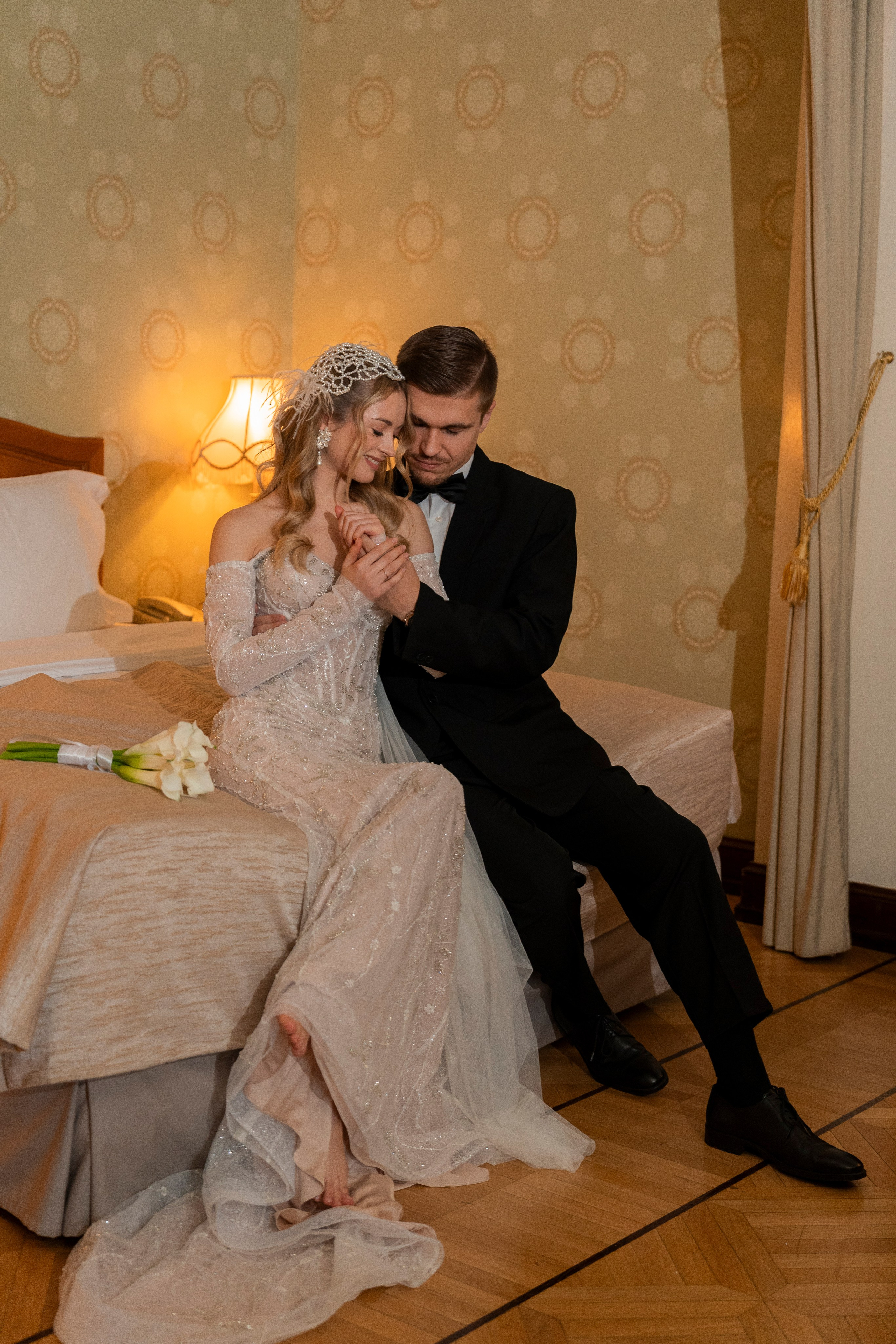 Свадебная фотосессия в отеле Метрополь. Свадебный фотограф в Москве Анна Полушина