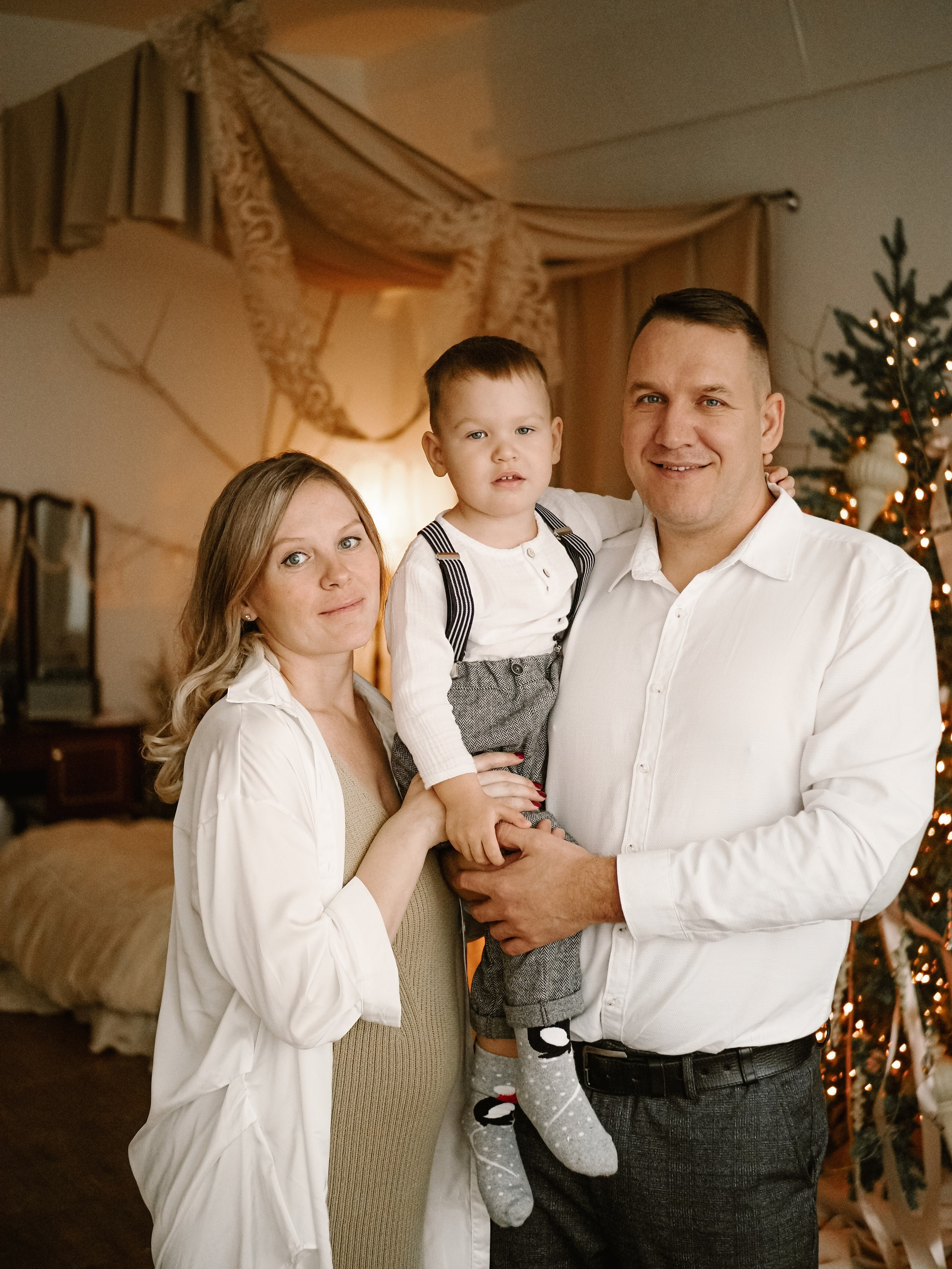 Если фото у елочки, то вот так. Фотограф Рязань. Семейный Свадебный фотограф