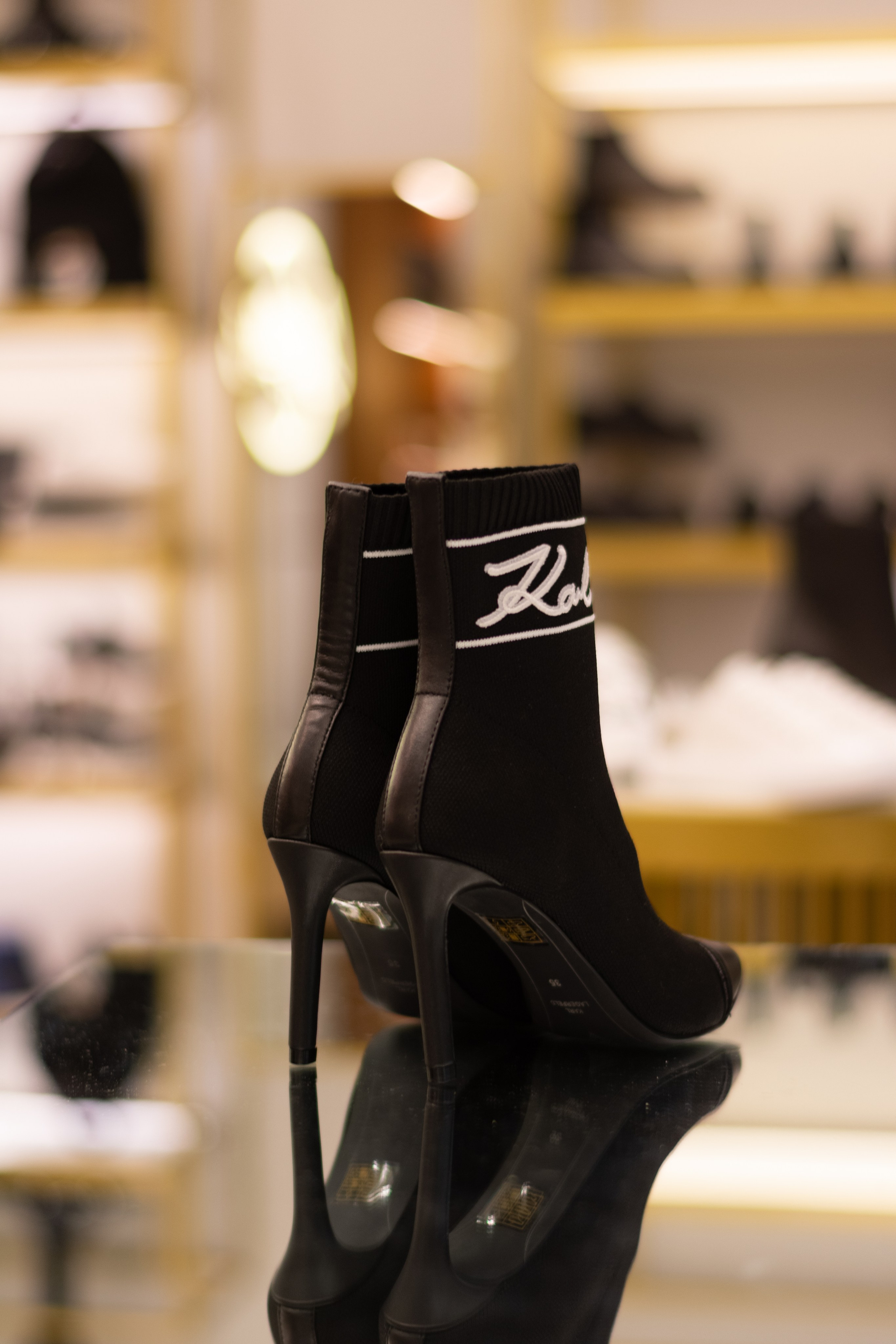 Для организаций. Предметная фотосессия для обувного магазина Capsula. Фотограф/видеограф Богдан Голованов