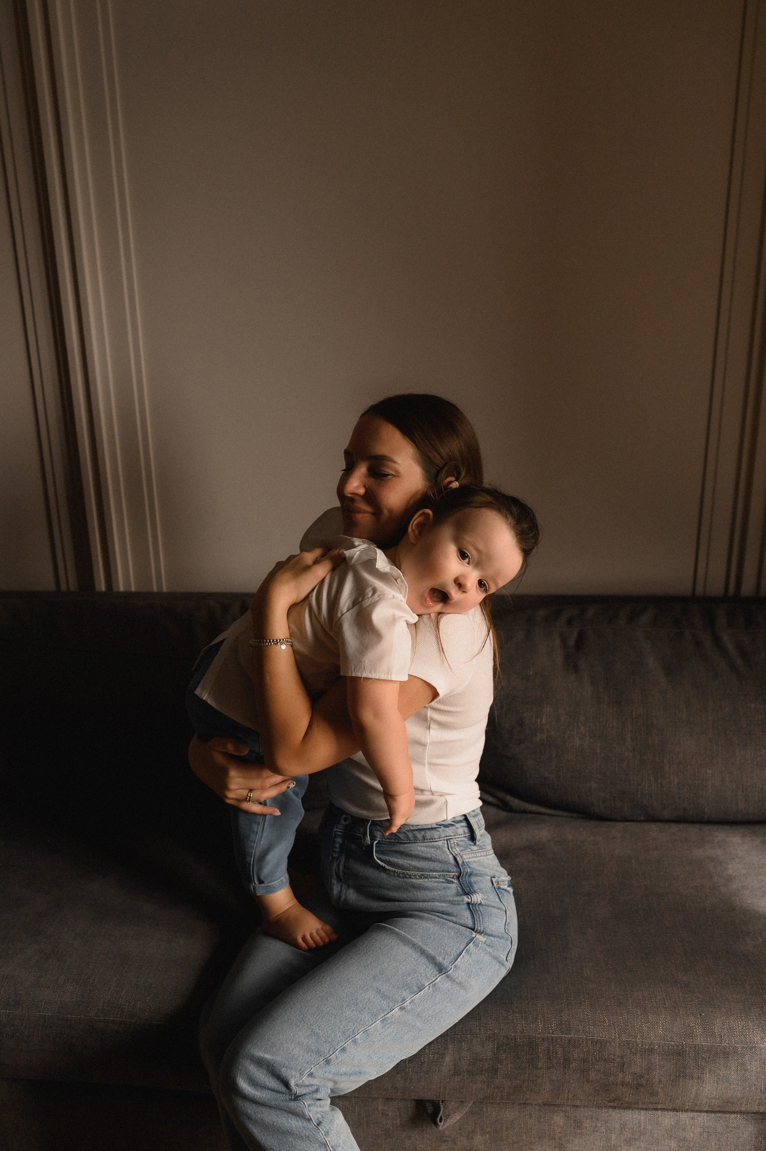 Саша, Таня, Мира и бабушка дома. Семейный и свадебный lifestyle-фотограф в Москве Мария Петрова