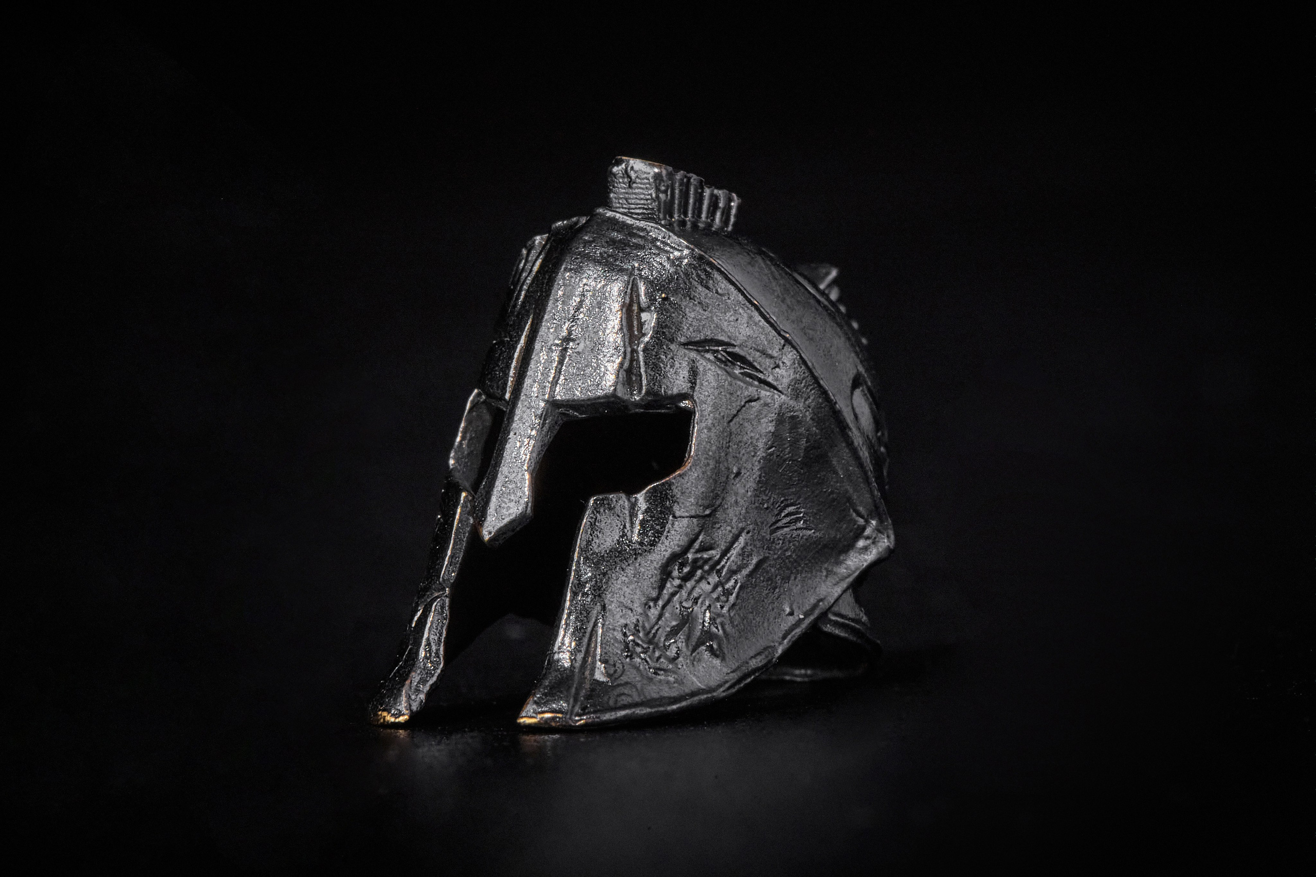 Мужская бижутерия на чёрном фоне. Фотограф Яковлев Роман — Красноярск