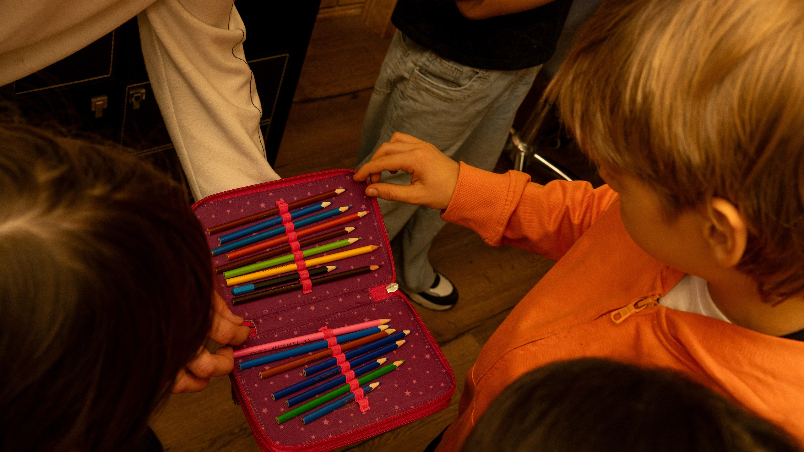 '25 Christmas at KofeBara. Stan Sidel’s Art