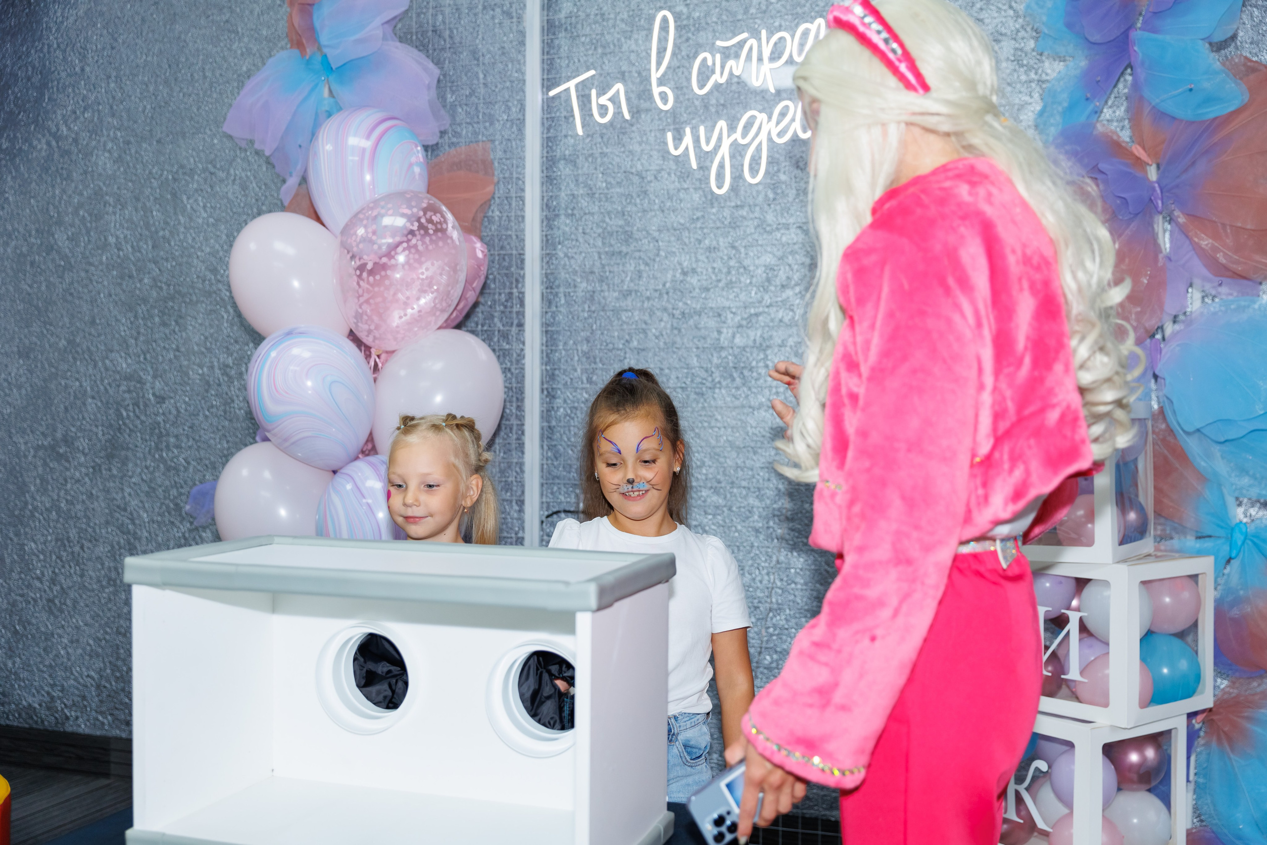 Детский лофт Алиса в стране чудес. Женский фотограф в Новосибирске Наталья Гресь