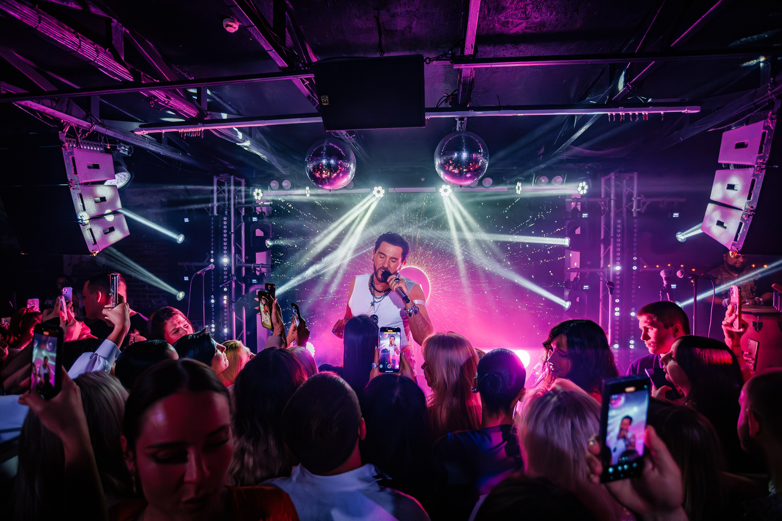 «АВРААМ РУССО"_Чайка на пляже_Ялта_21.06.2025. Аминов Руслан | Фотограф