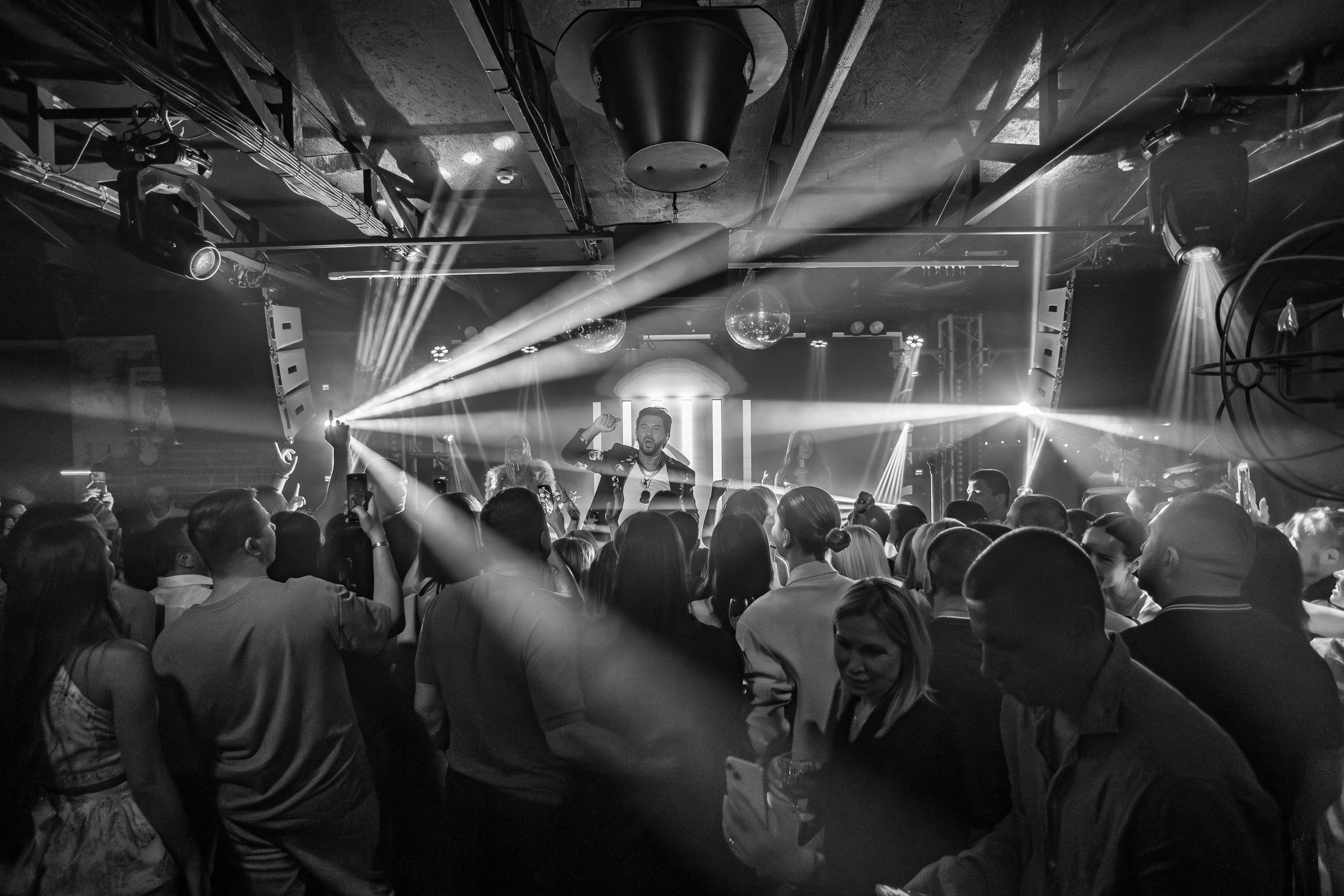 «АВРААМ РУССО"_Чайка на пляже_Ялта_21.06.2025. Аминов Руслан | Фотограф