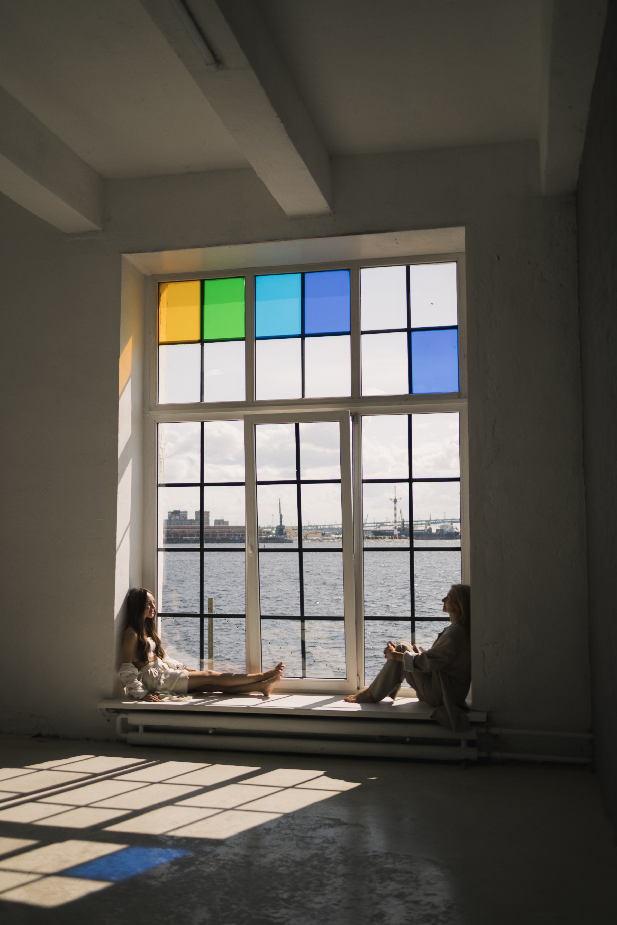 Мама и взрослая дочь. Портретный фотограф СПб, женский фотограф, минимализм и эстетика