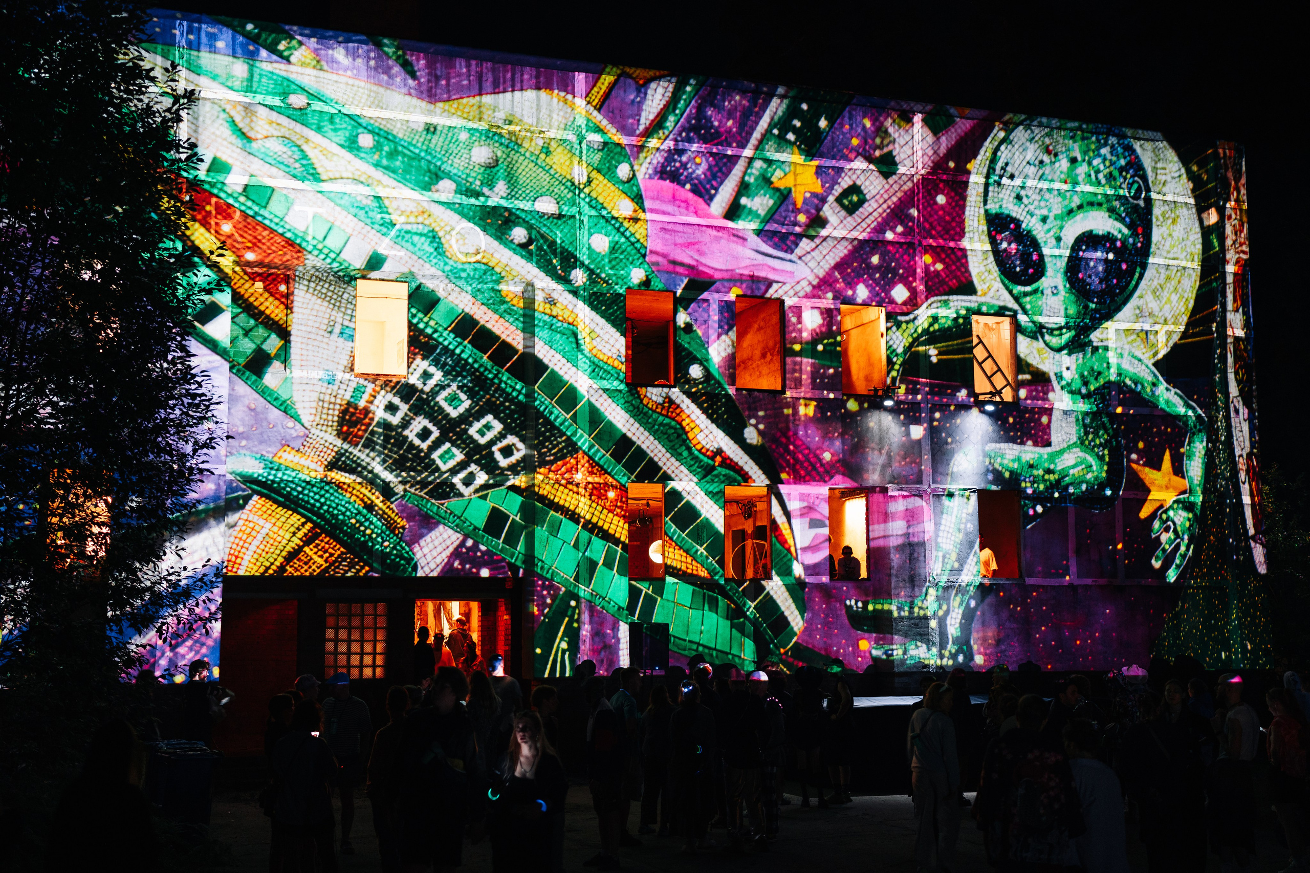 Outline 2024. @tomrus: Рустам Шагиморданов — фотограф