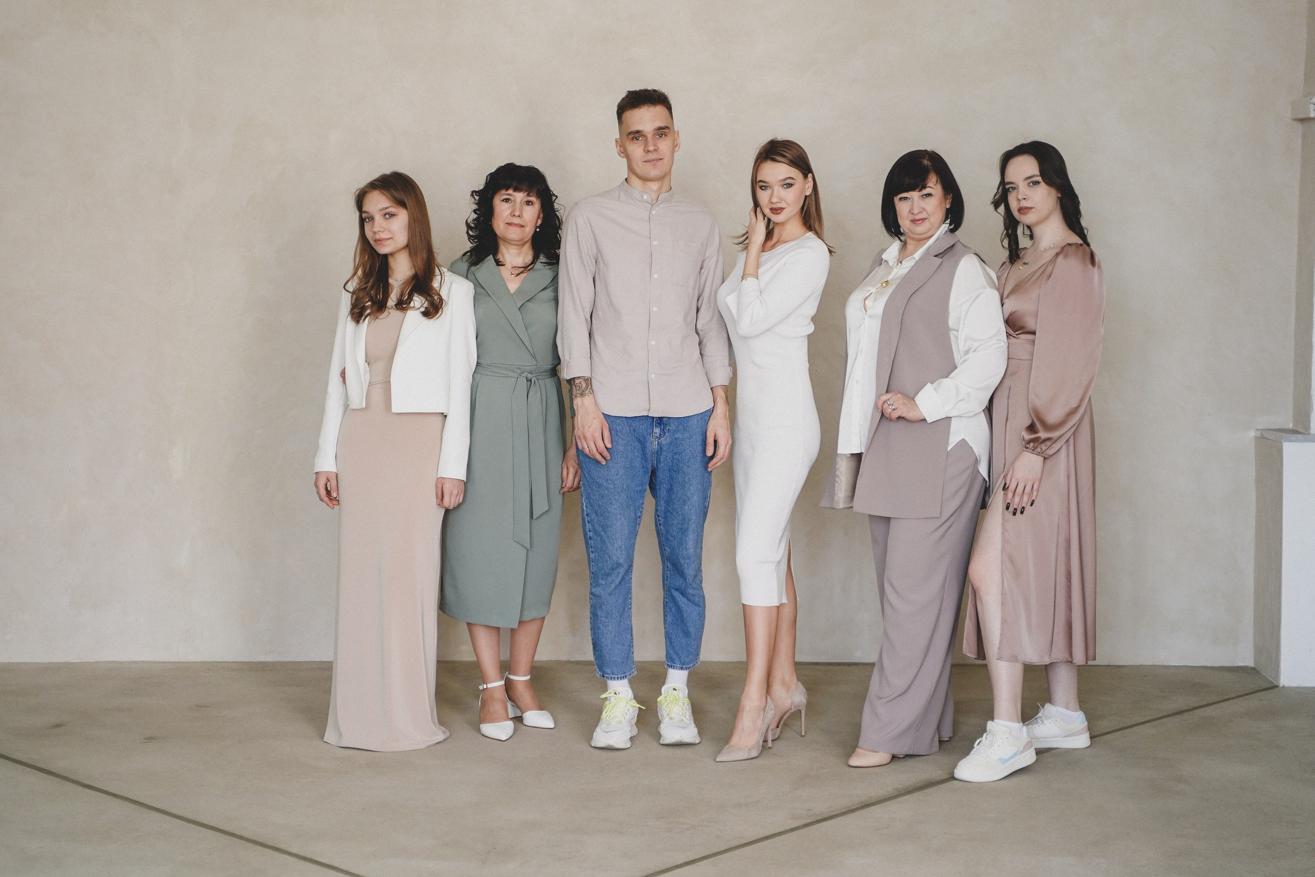 Фотосессия большой семьи в студии. Семейный и женский фотограф в Краснодаре Анастасия Приймак