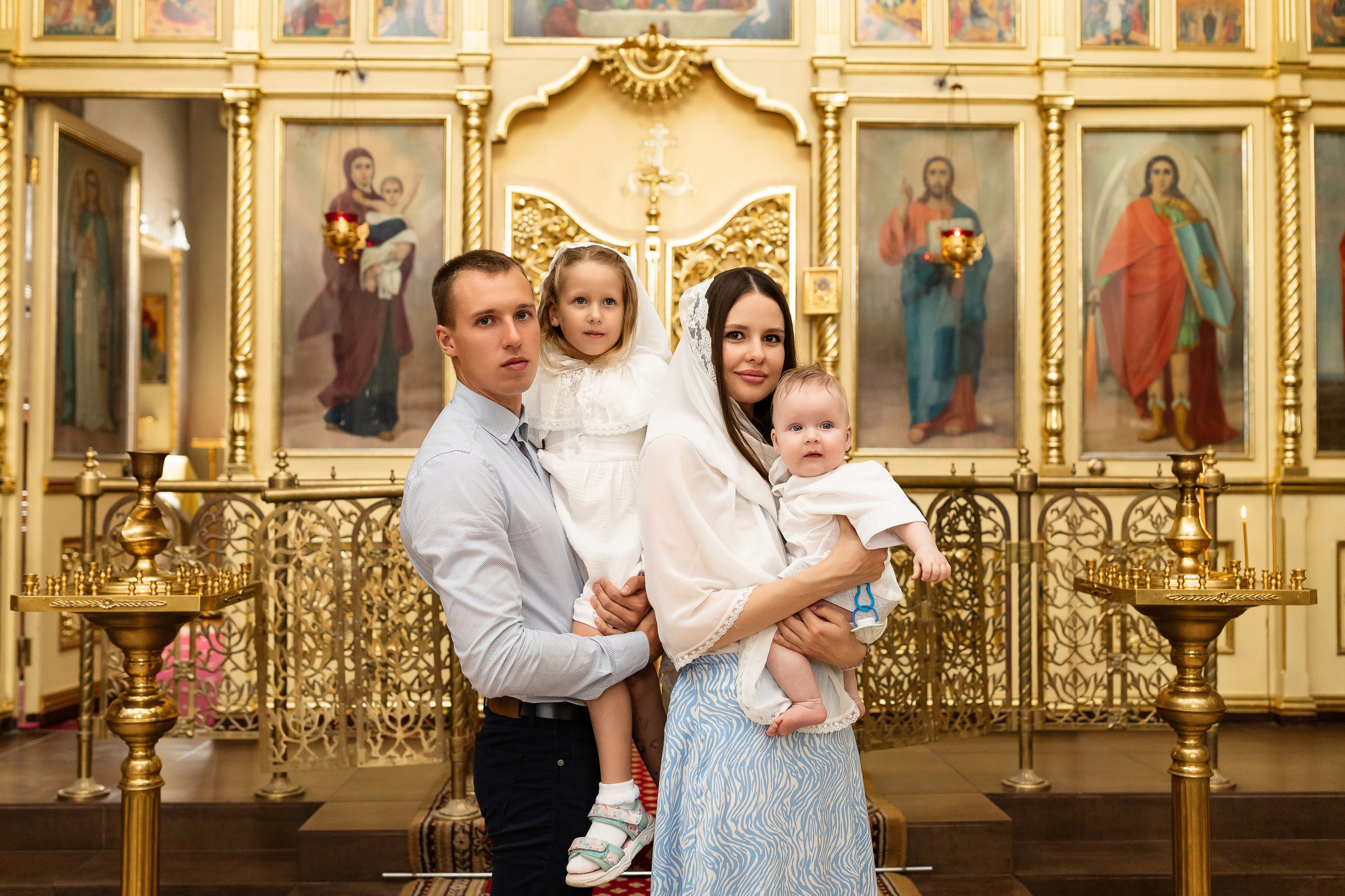 Таинство крещения Романа в Церкви Георгия Победоносца. Анастасия Безуглова- свадебный фотограф в Таганроге