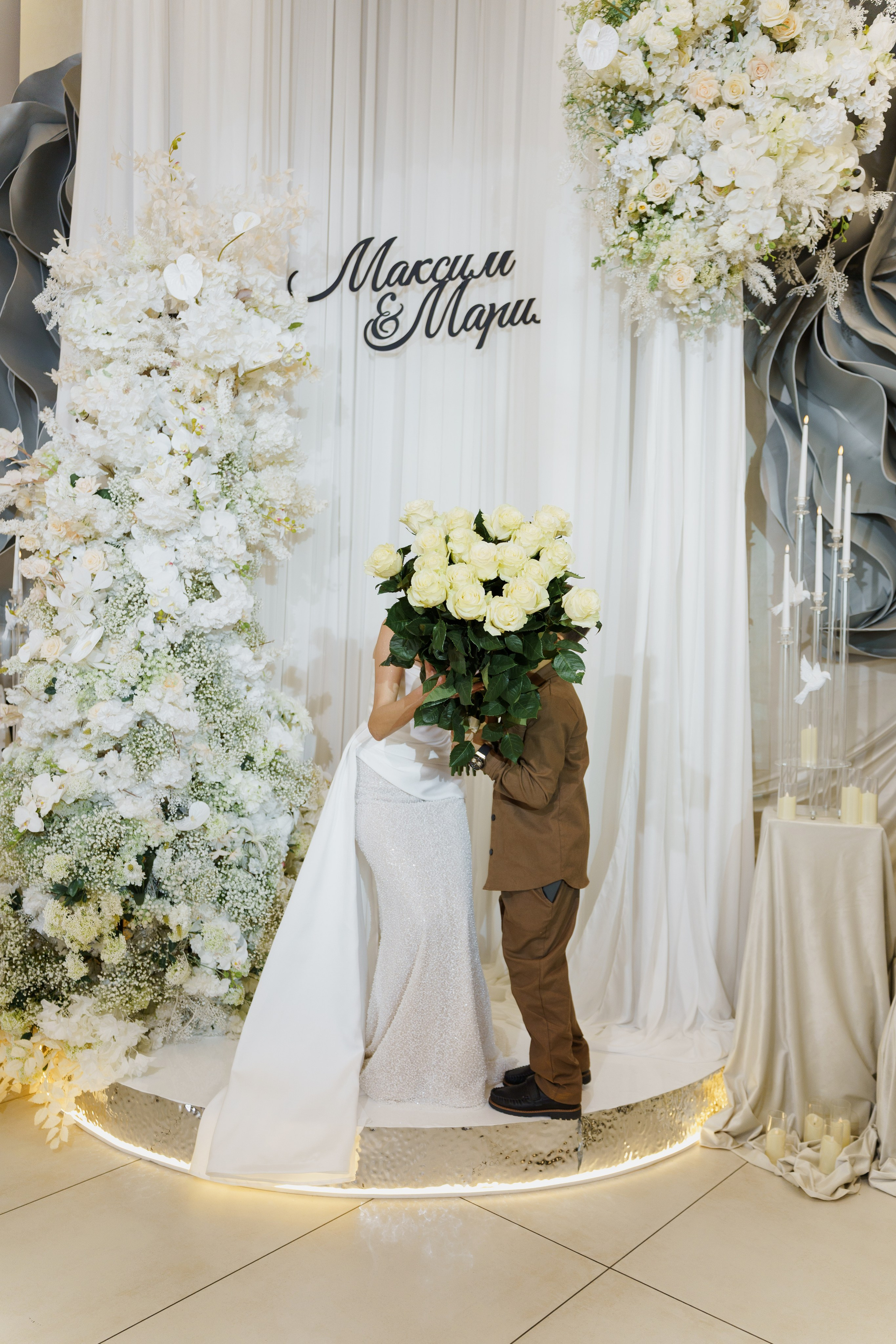 Красивое обручение на берегу чёрного моря в Лермонтово от ТВИНС СТУДИО. ТВИНС СТУДИО — лучшие свадебные фотографы и видеографы в Краснодаре